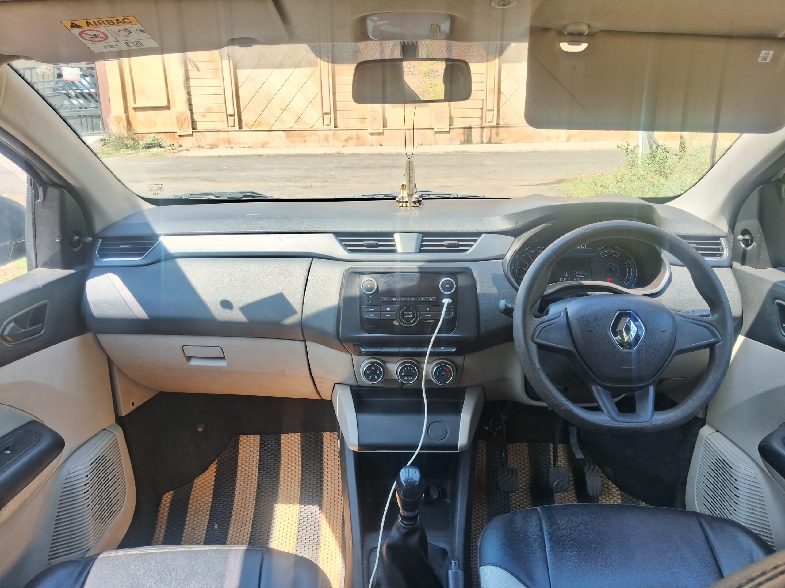 
								Renault Triber RXL – May 2024 (7 Seater) full									