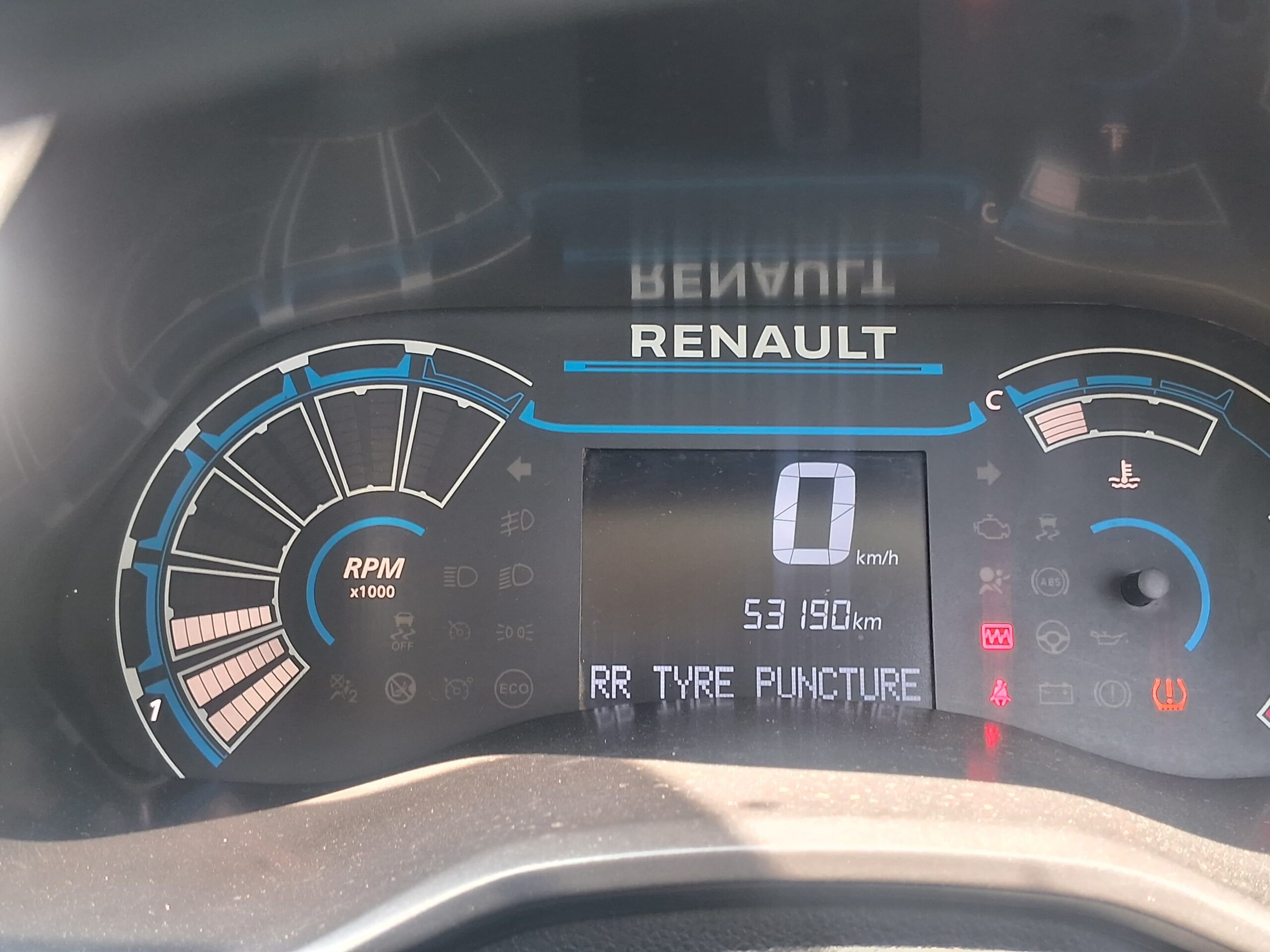 
								Renault Triber RXL – May 2024 (7 Seater) full									