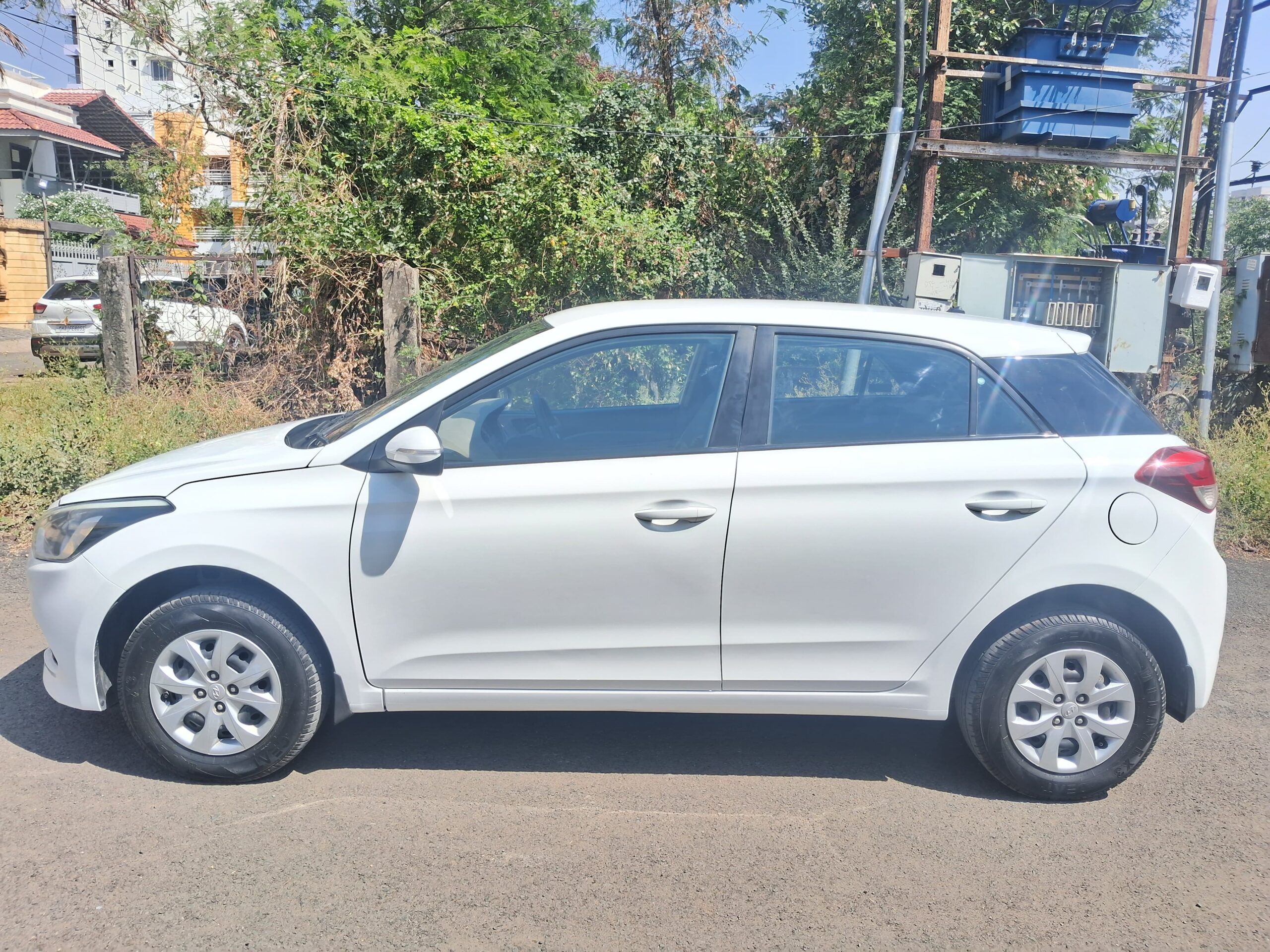 
								Hyundai Elite i20 Sportz – July 2017 full									