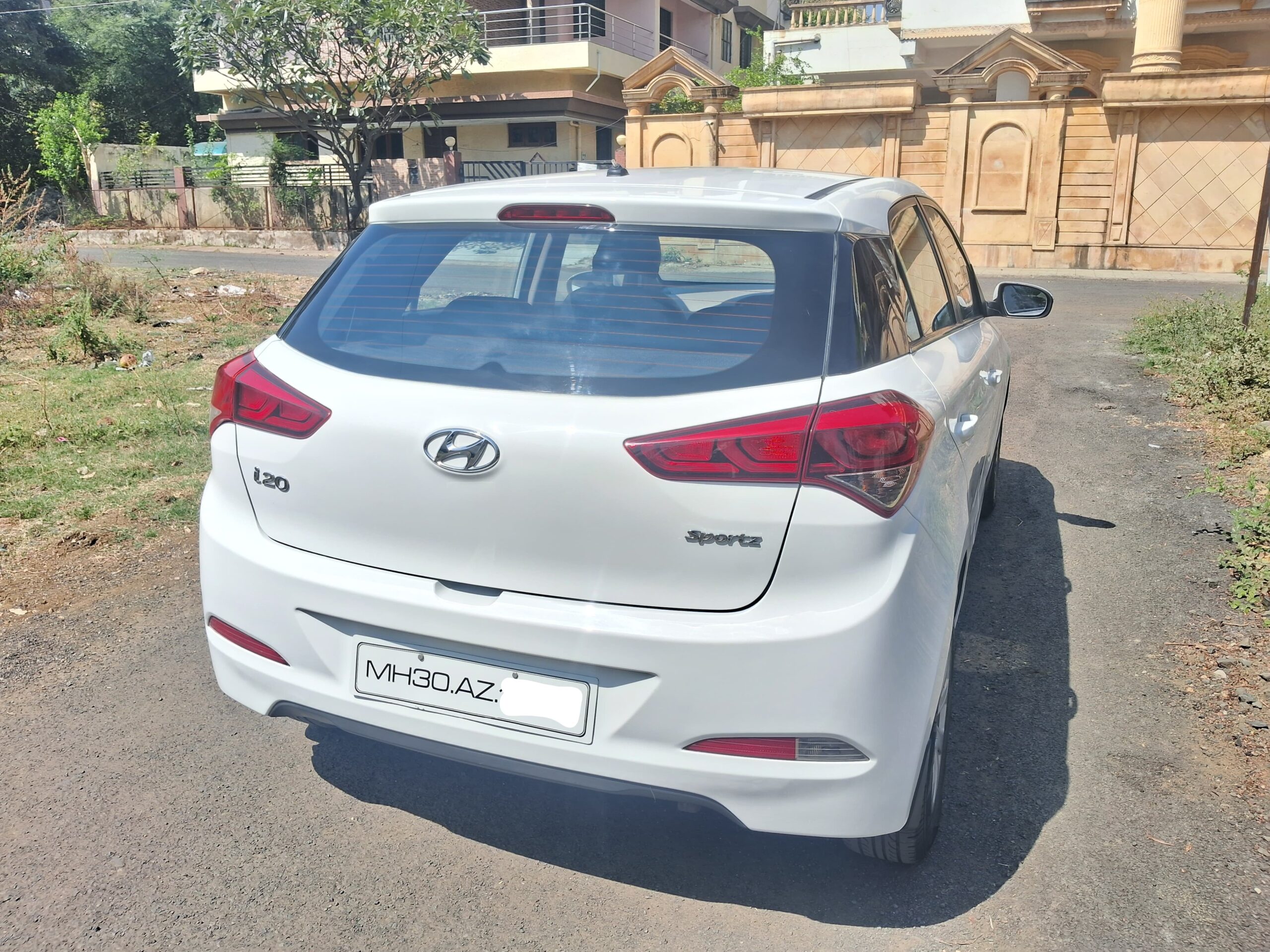 
								Hyundai Elite i20 Sportz – July 2017 full									
