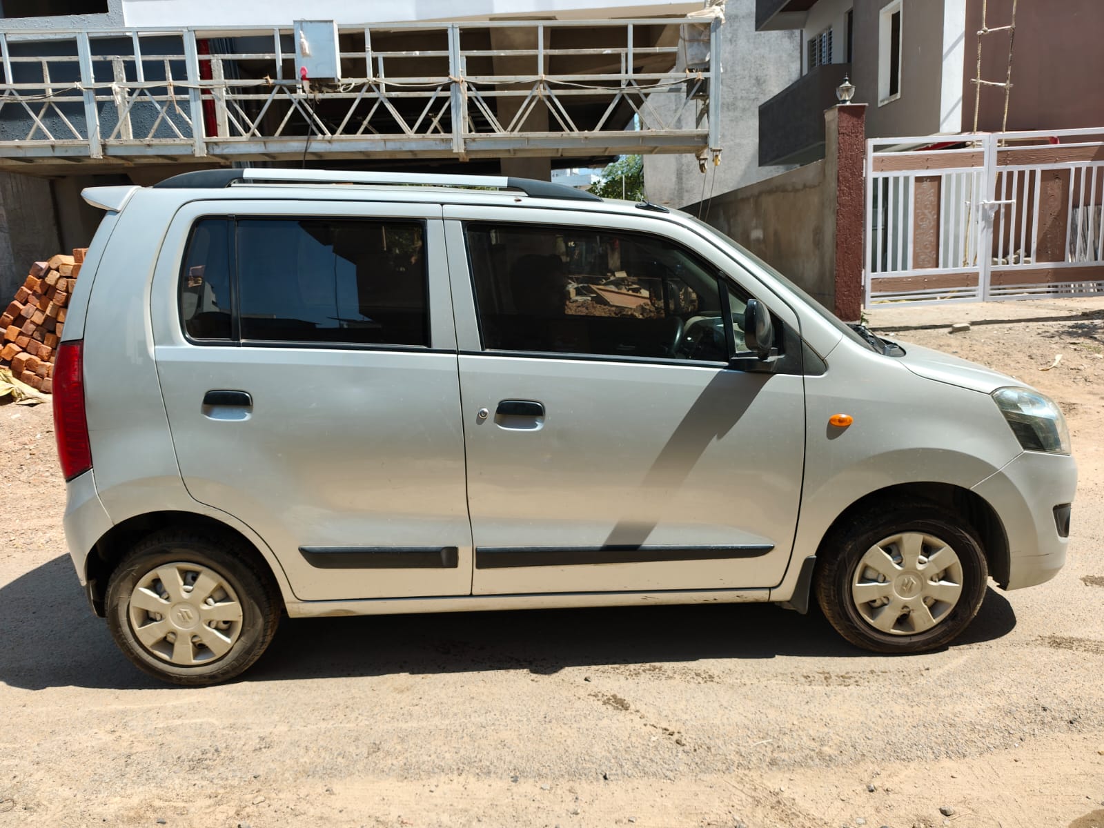 
								Maruti Suzuki Wagon R LXI – April 2013 full									