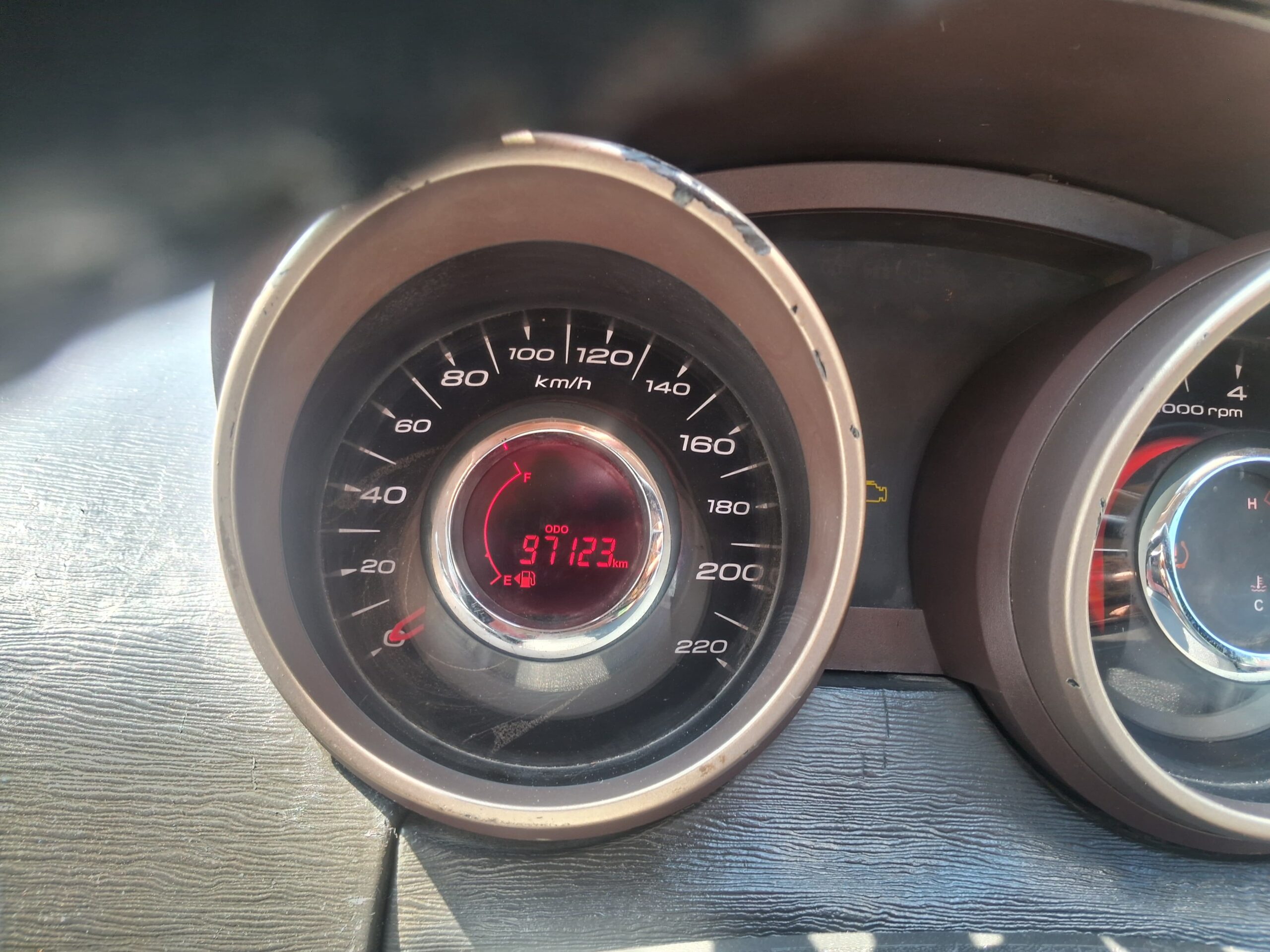 
								Mahindra XUV500 W8 (Diesel) – May 2012 full									