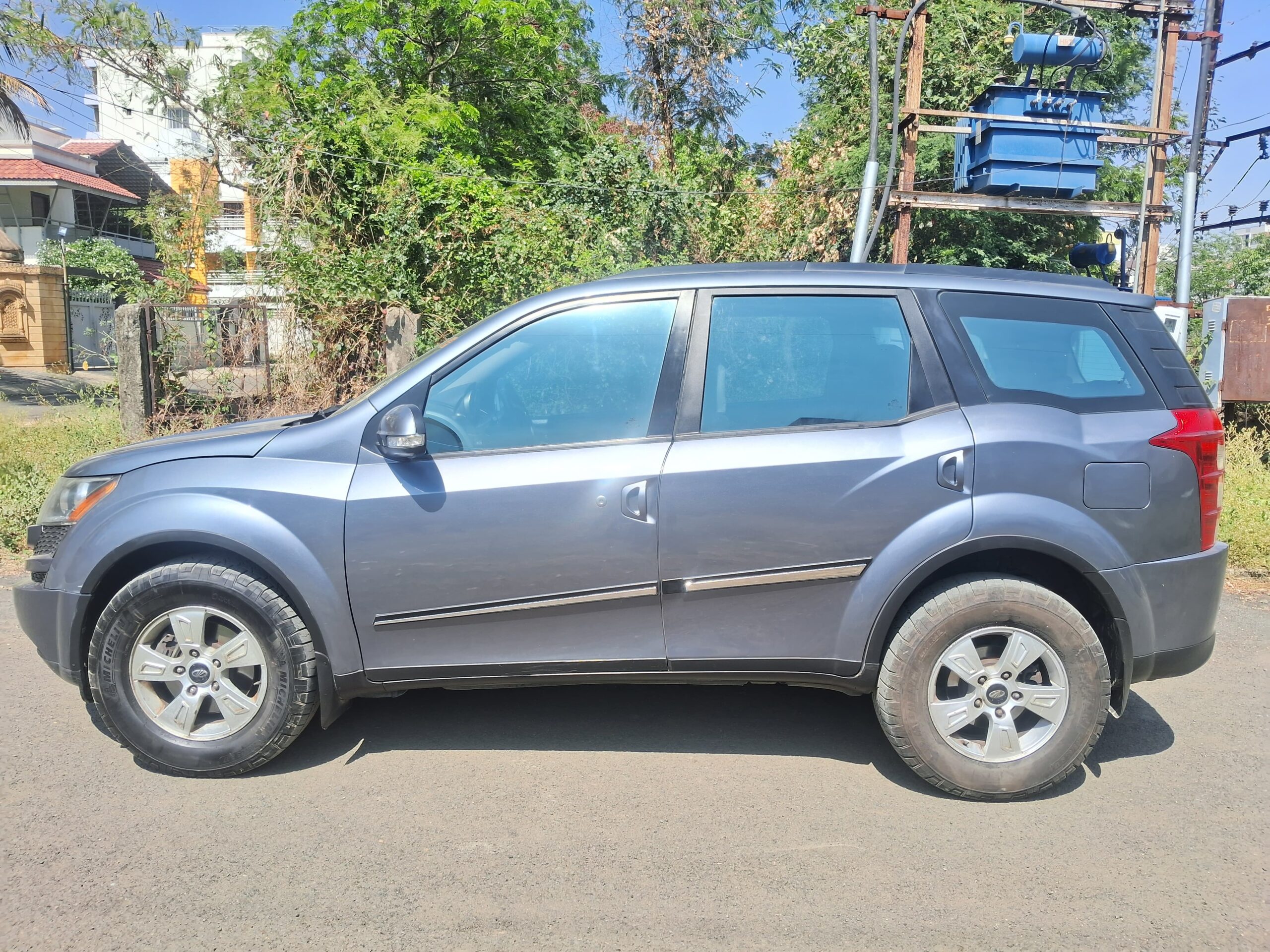 
								Mahindra XUV500 W8 (Diesel) – May 2012 full									