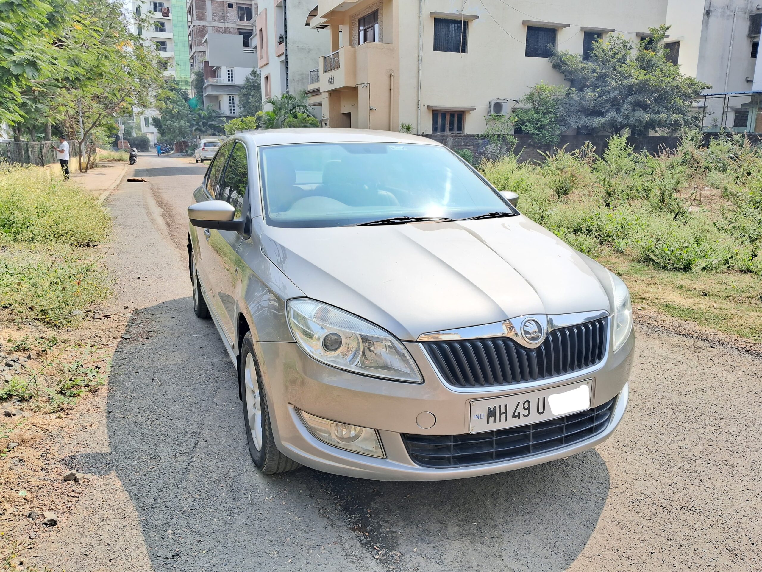 
								Skoda Rapid Elegance TDI (Top Model – Diesel) – Oct 2014 full									