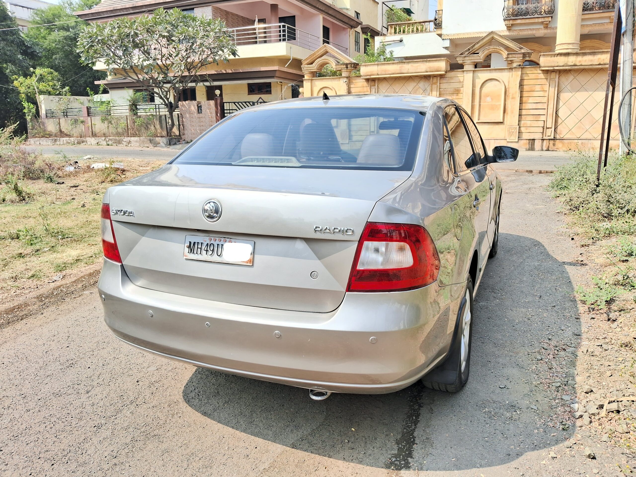 
								Skoda Rapid Elegance TDI (Top Model – Diesel) – Oct 2014 full									