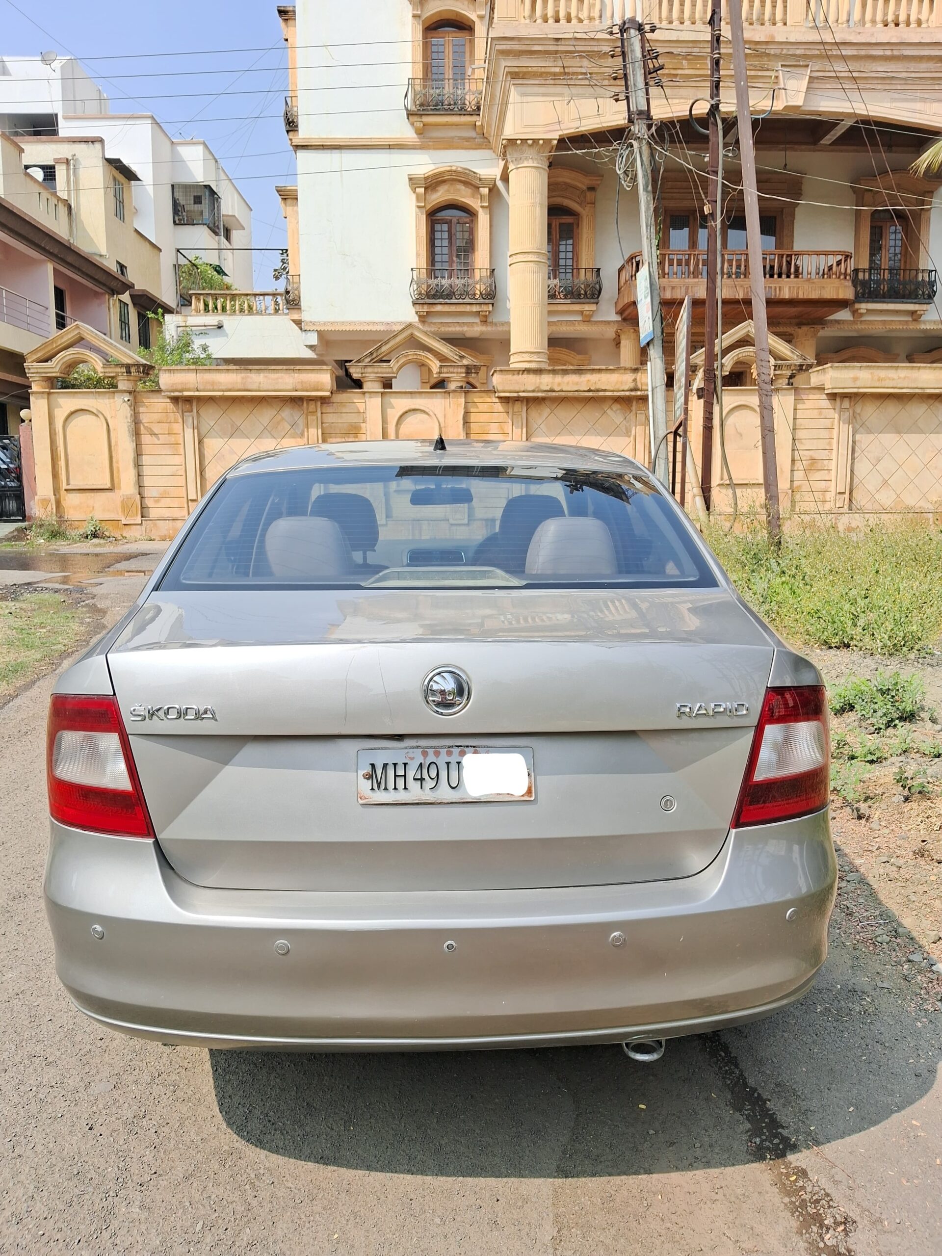 
								Skoda Rapid Elegance TDI (Top Model – Diesel) – Oct 2014 full									