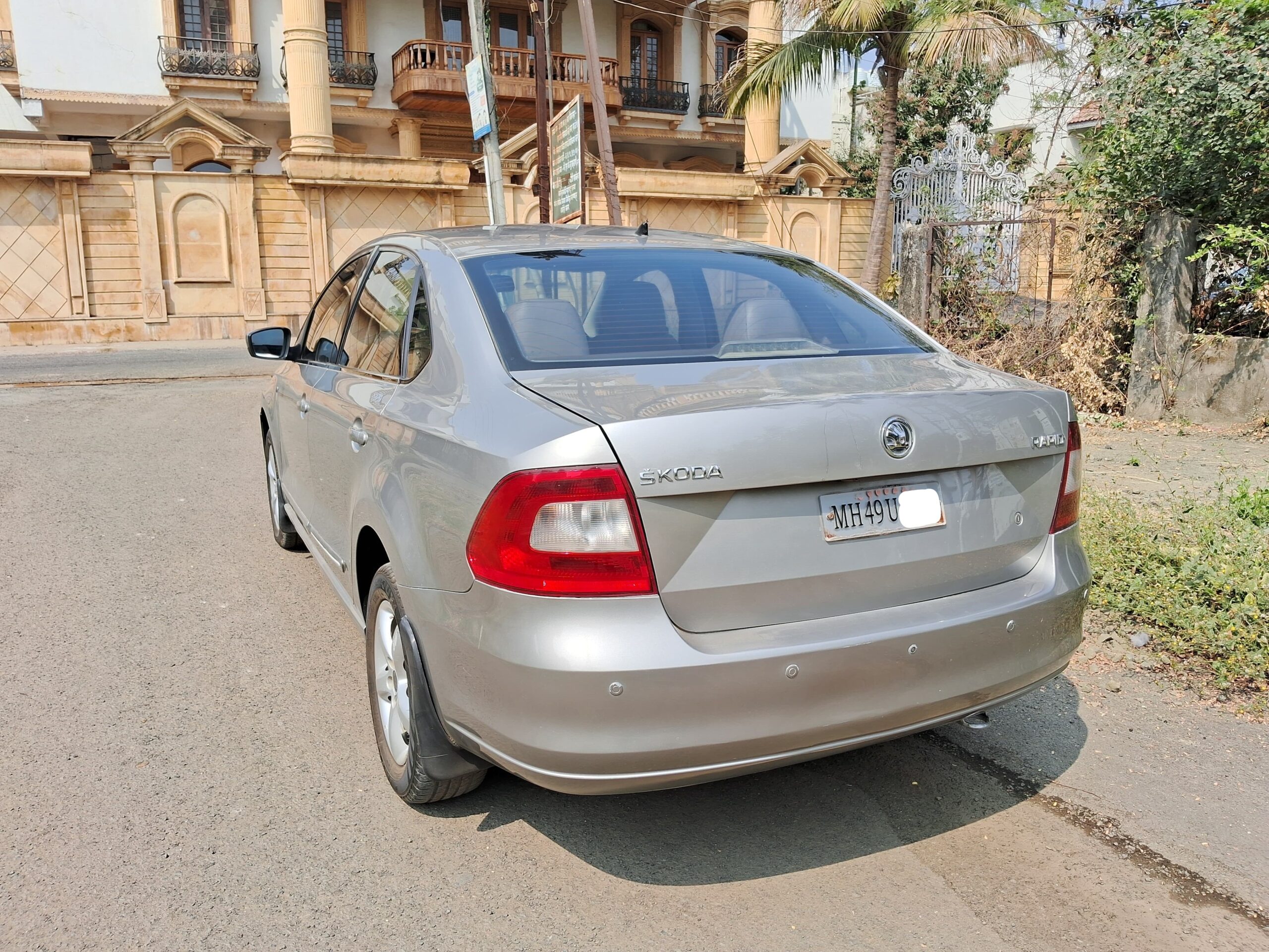 
								Skoda Rapid Elegance TDI (Top Model – Diesel) – Oct 2014 full									