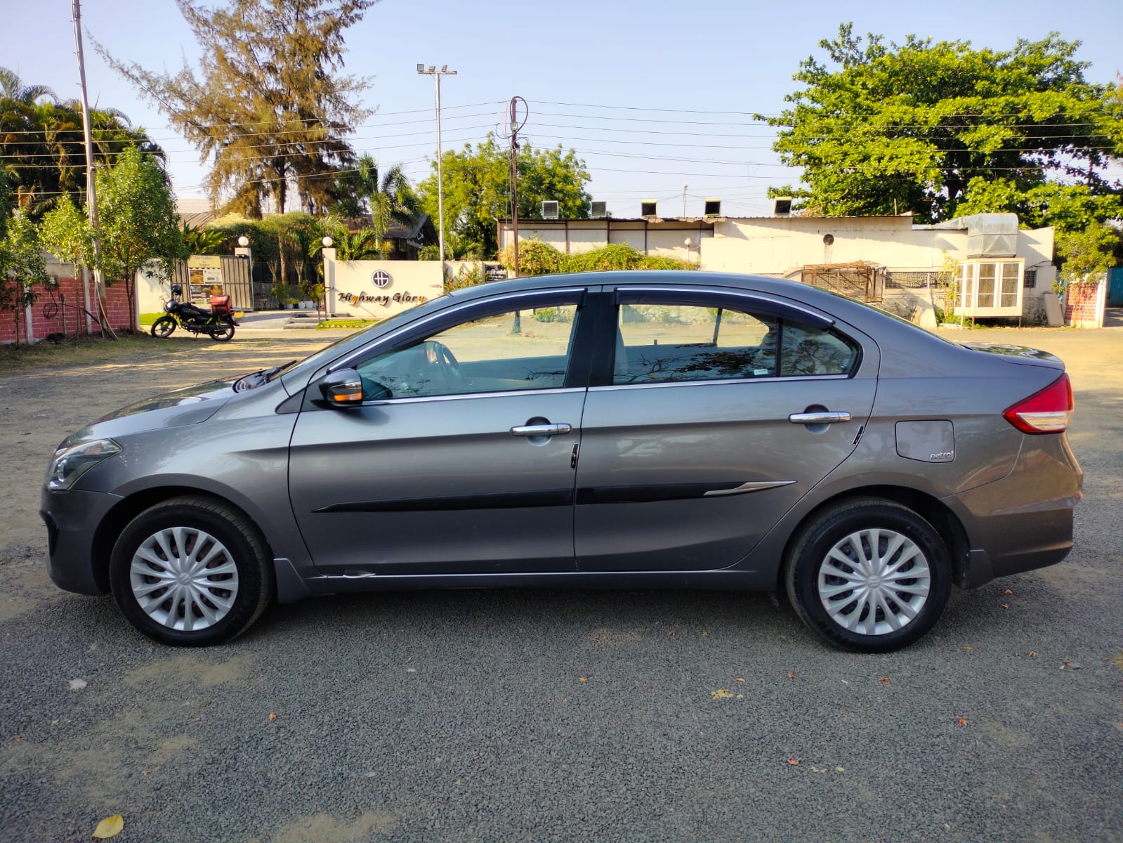 
								Maruti Ciaz Sigma Petrol full									