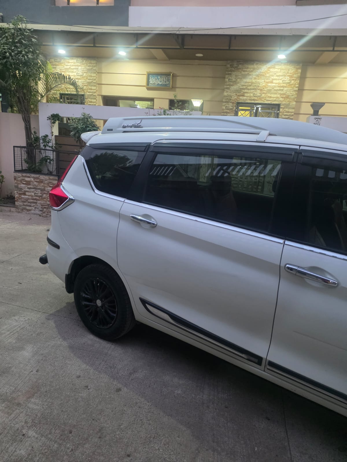 
								Maruti Suzuki Ertiga CNG (VXi) – 2022 Model full									