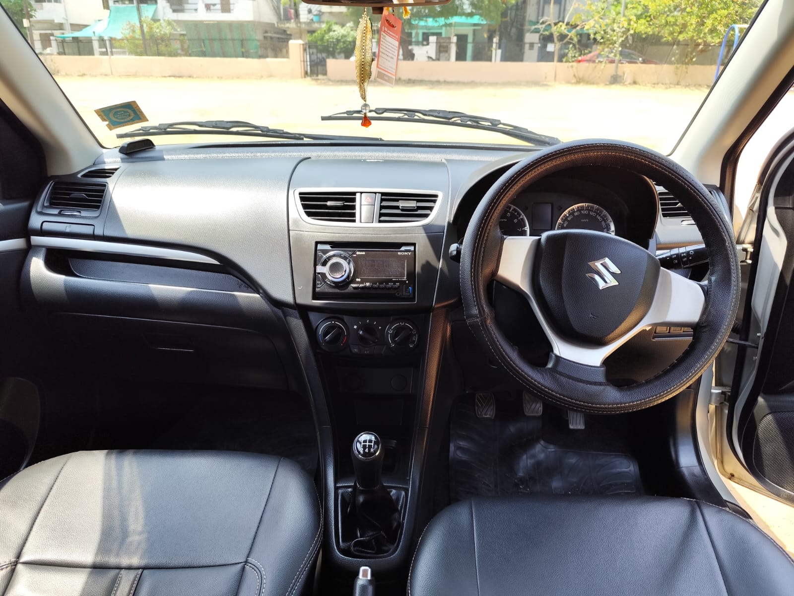 
								Maruti Suzuki Swift VXi (Petrol) – 2014 Model full									