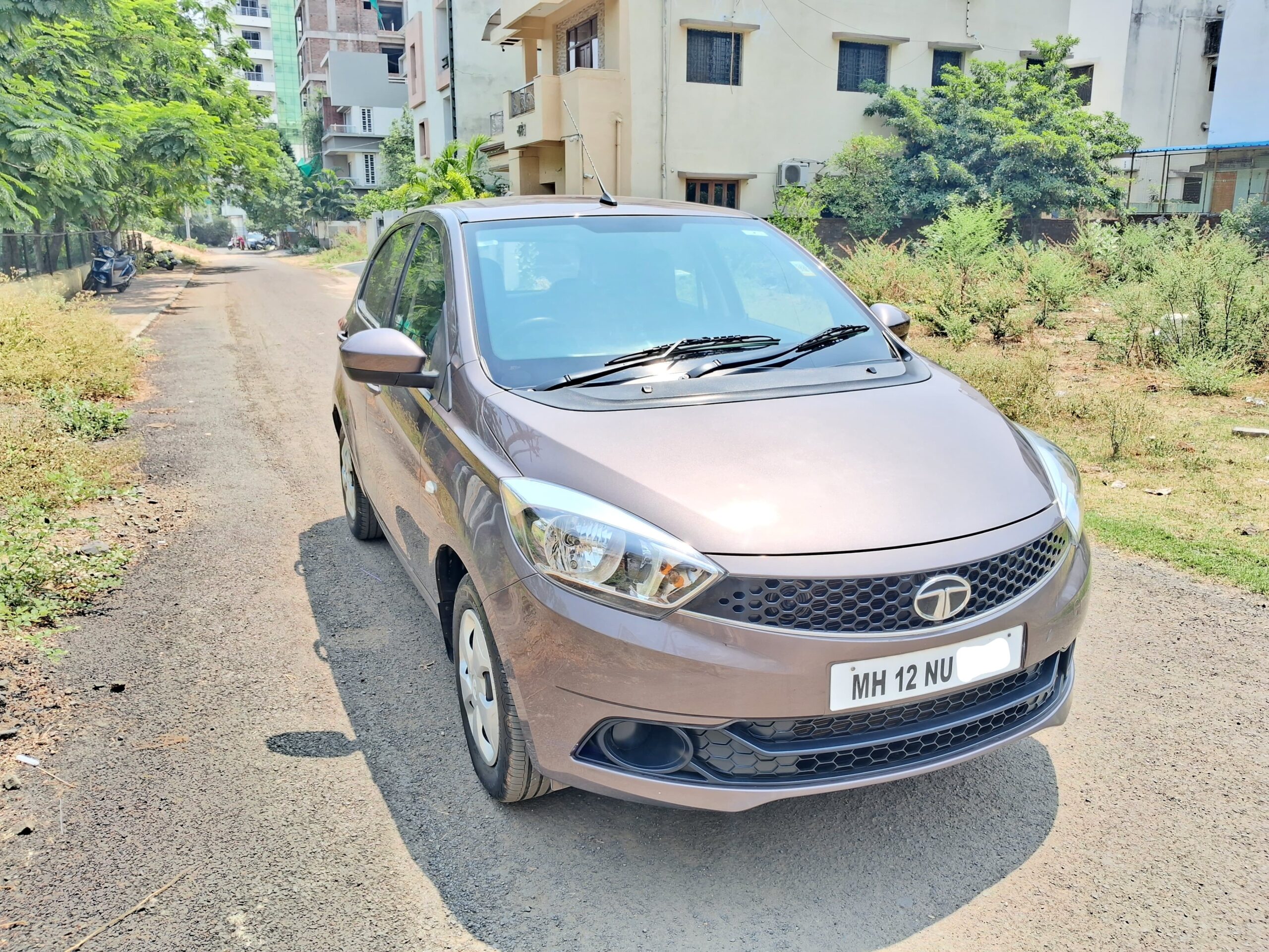 
								Tata Tiago XT (Petrol) – February 2017 full									