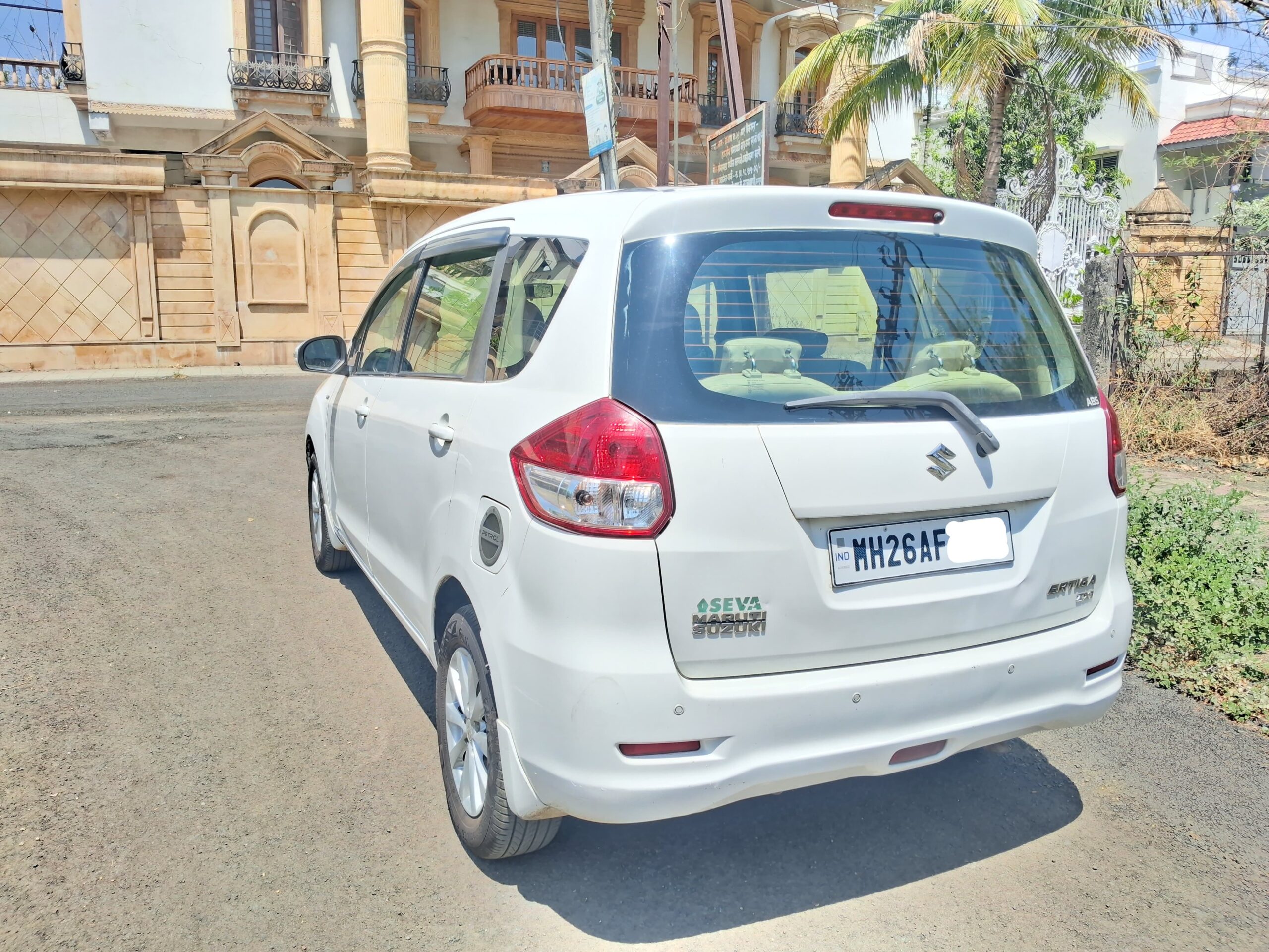 
								Maruti Suzuki Ertiga ZXi (Top Variant) – 2013 Model full									