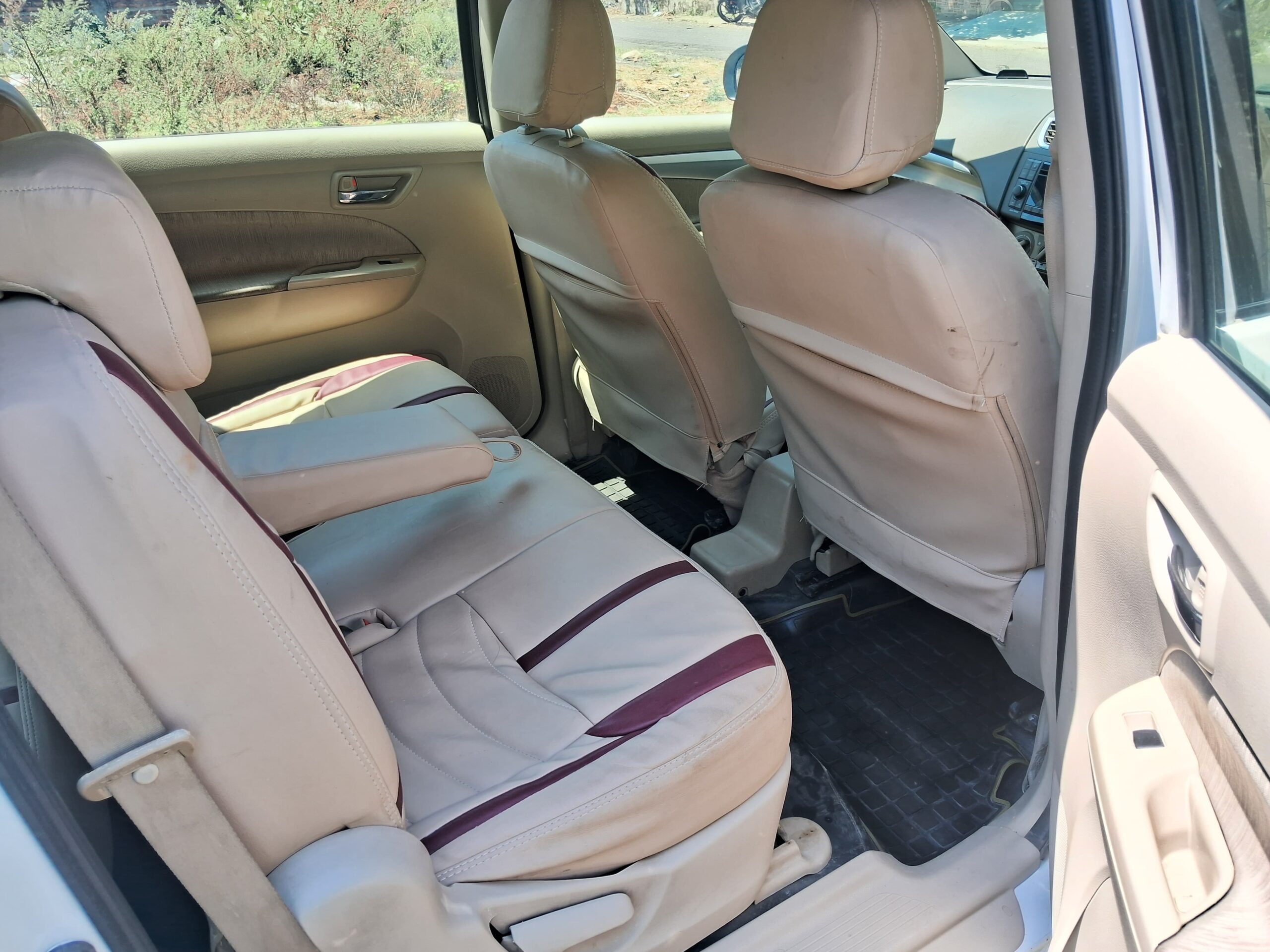 
								Maruti Suzuki Ertiga ZXi (Top Variant) – 2013 Model full									