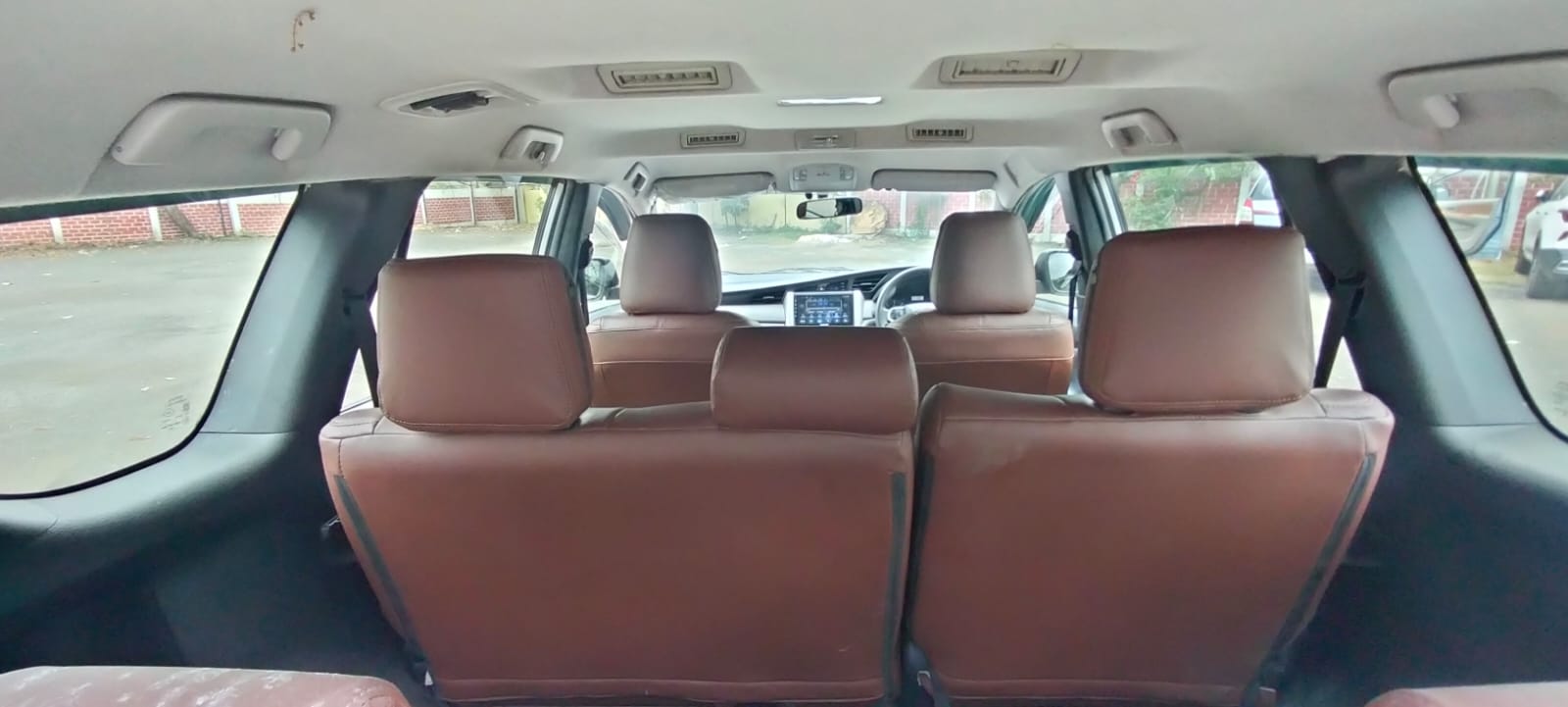 
								Toyota Innova Crysta GX (Diesel) – 2017 Model full									