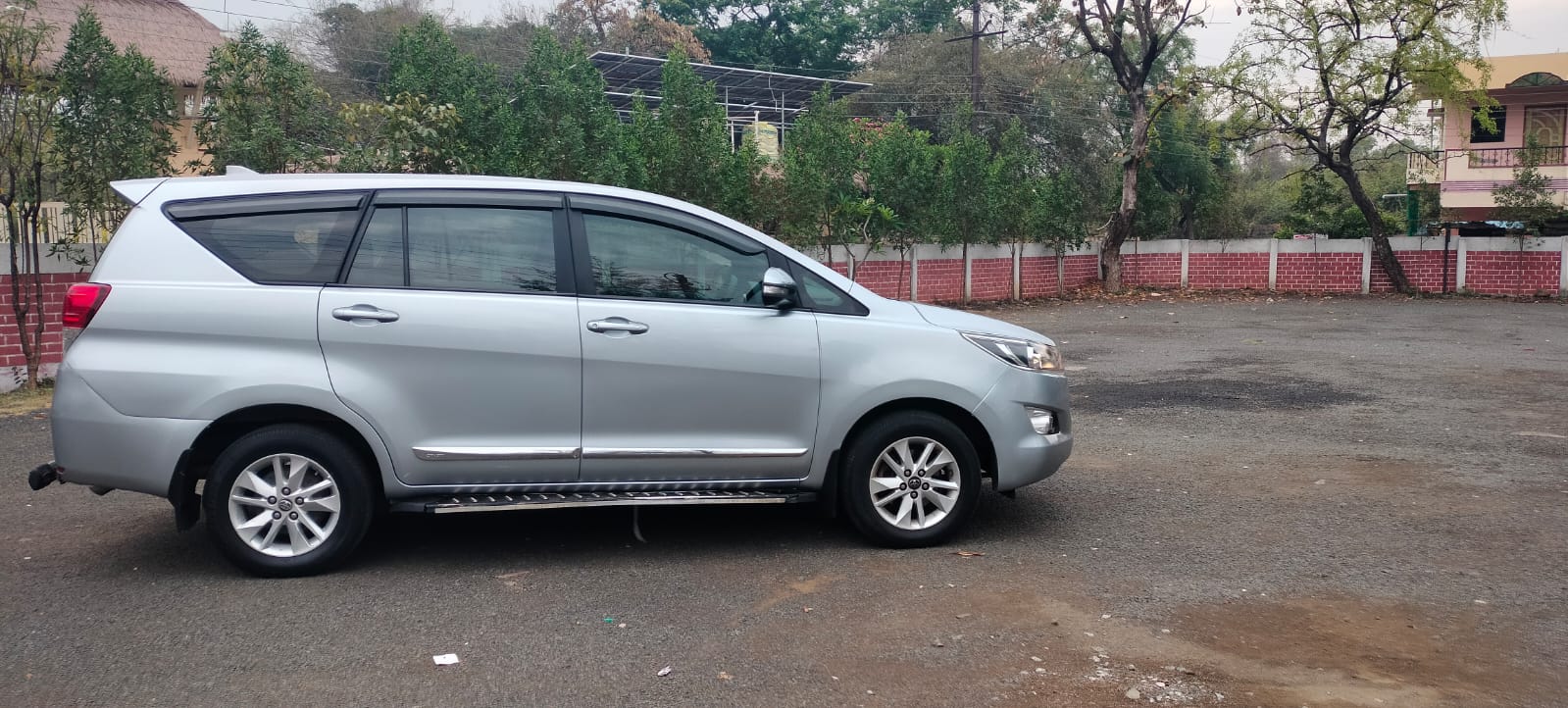 
								Toyota Innova Crysta GX (Diesel) – 2017 Model full									