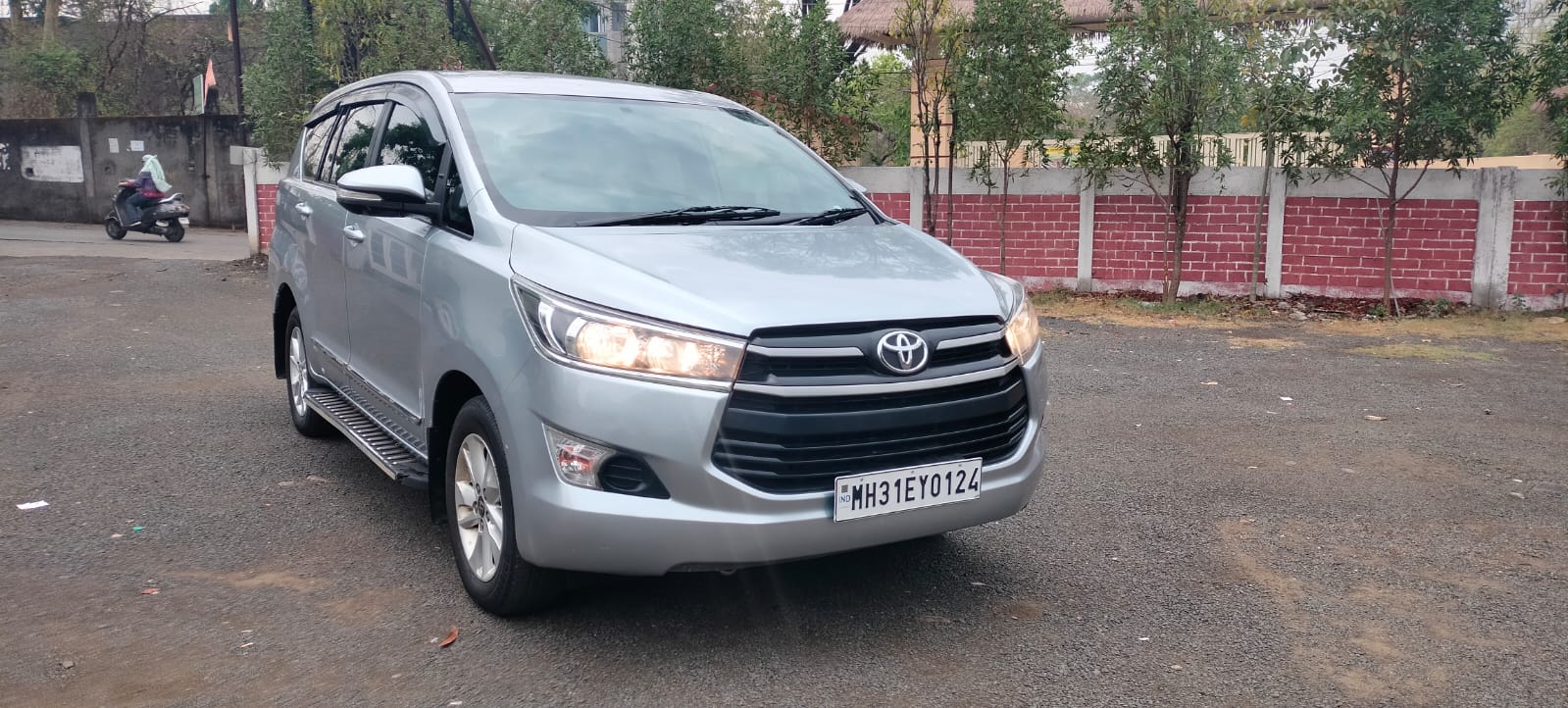 
								Toyota Innova Crysta GX (Diesel) – 2017 Model full									