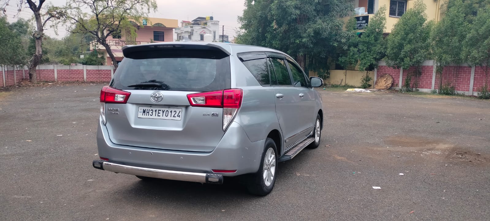 
								Toyota Innova Crysta GX (Diesel) – 2017 Model full									