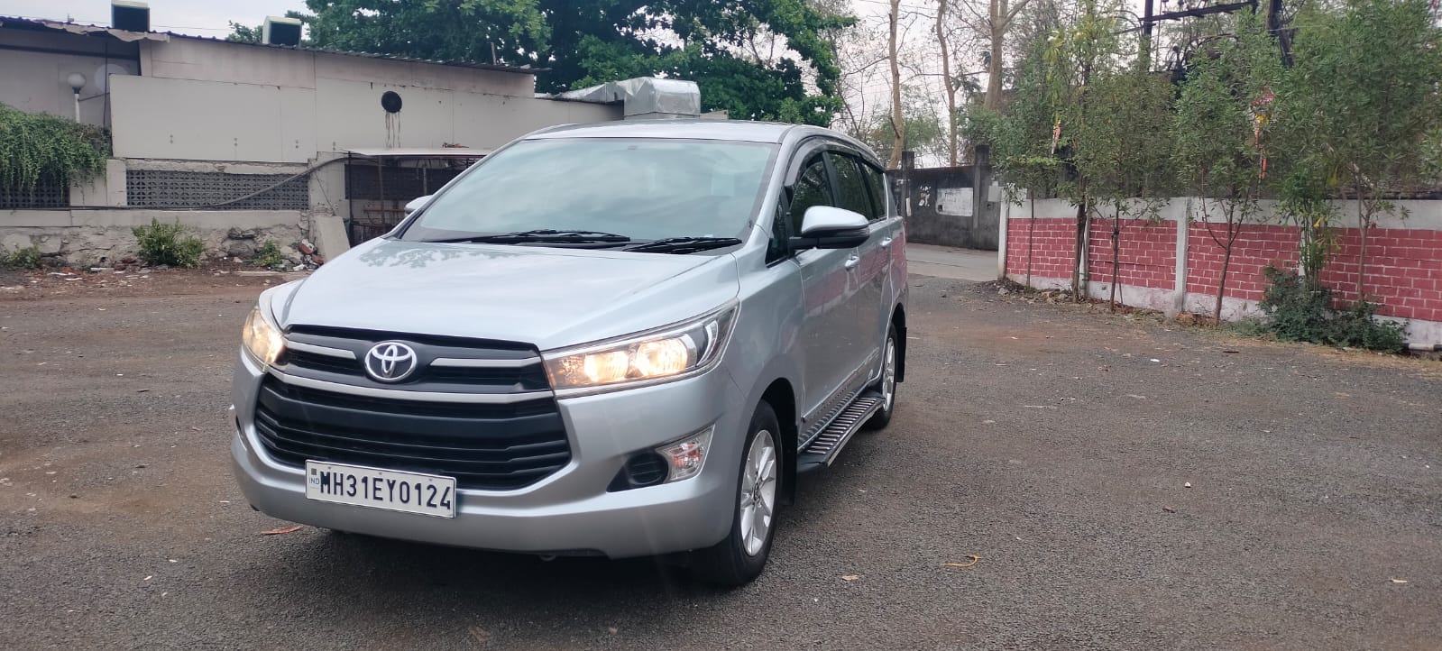 
								Toyota Innova Crysta GX (Diesel) – 2017 Model full									