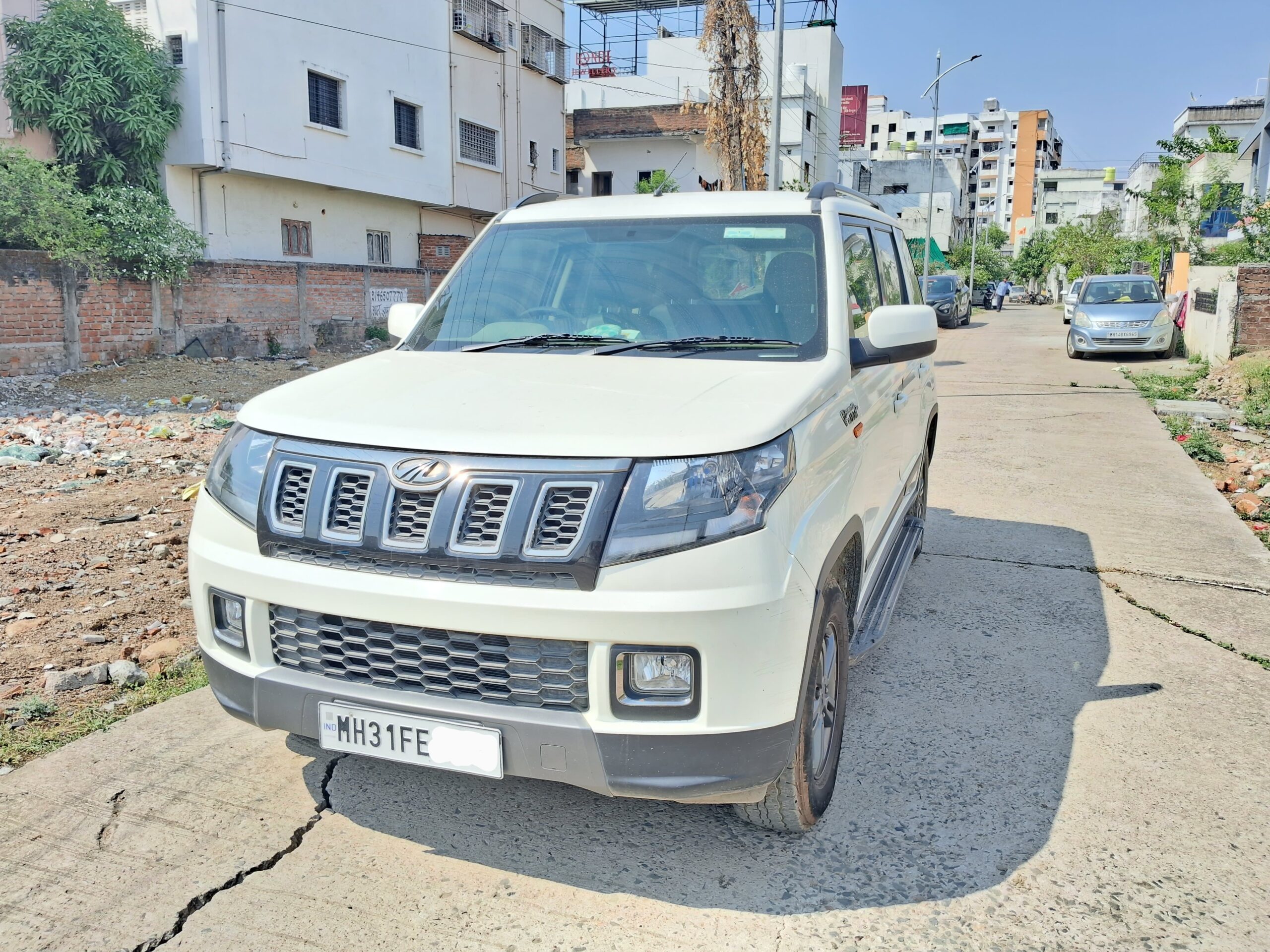 
								Mahindra TUV300 T10 (Top Variant) – September 2019 full									
