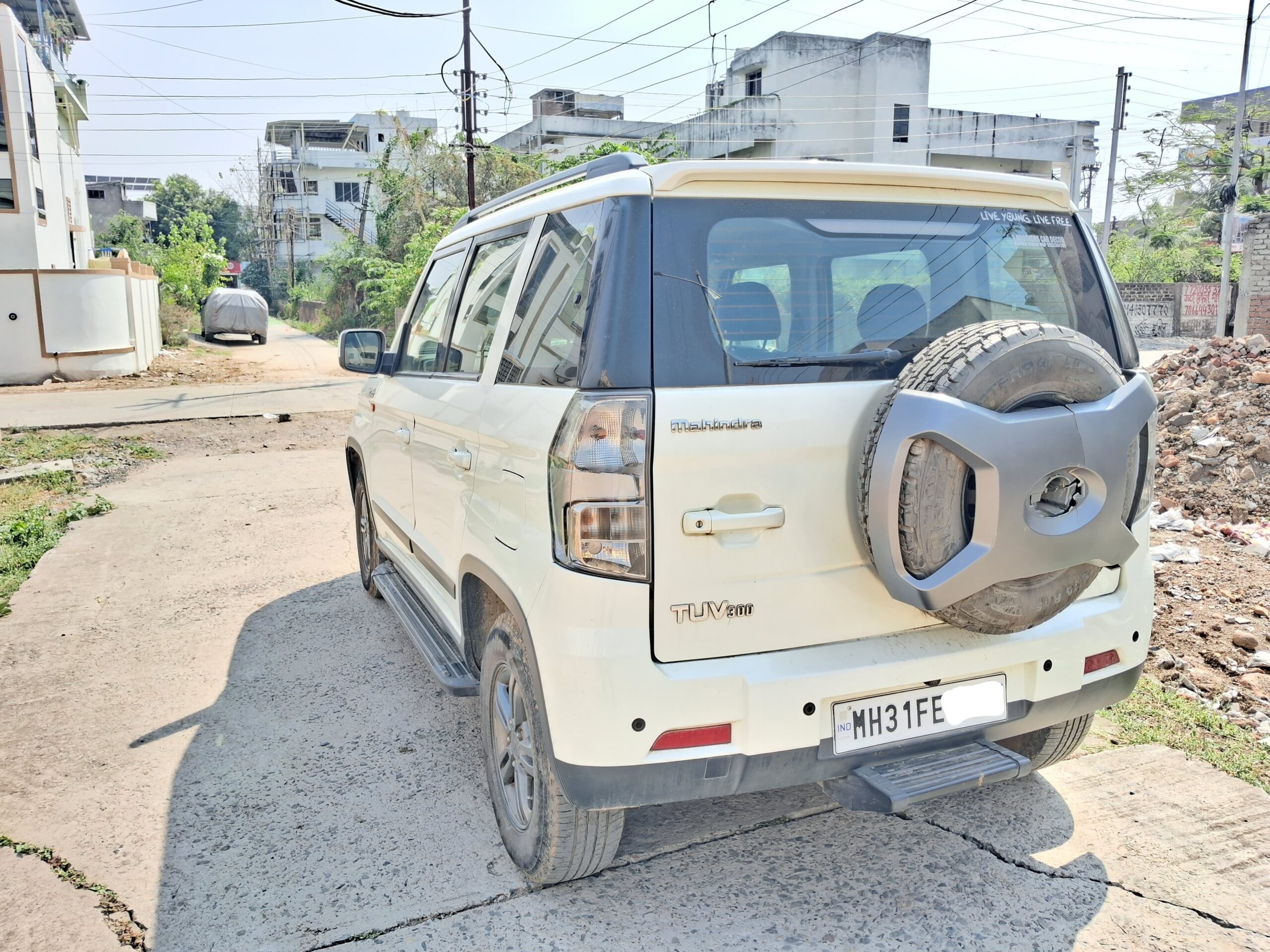 
								Mahindra TUV300 T10 (Top Variant) – September 2019 full									