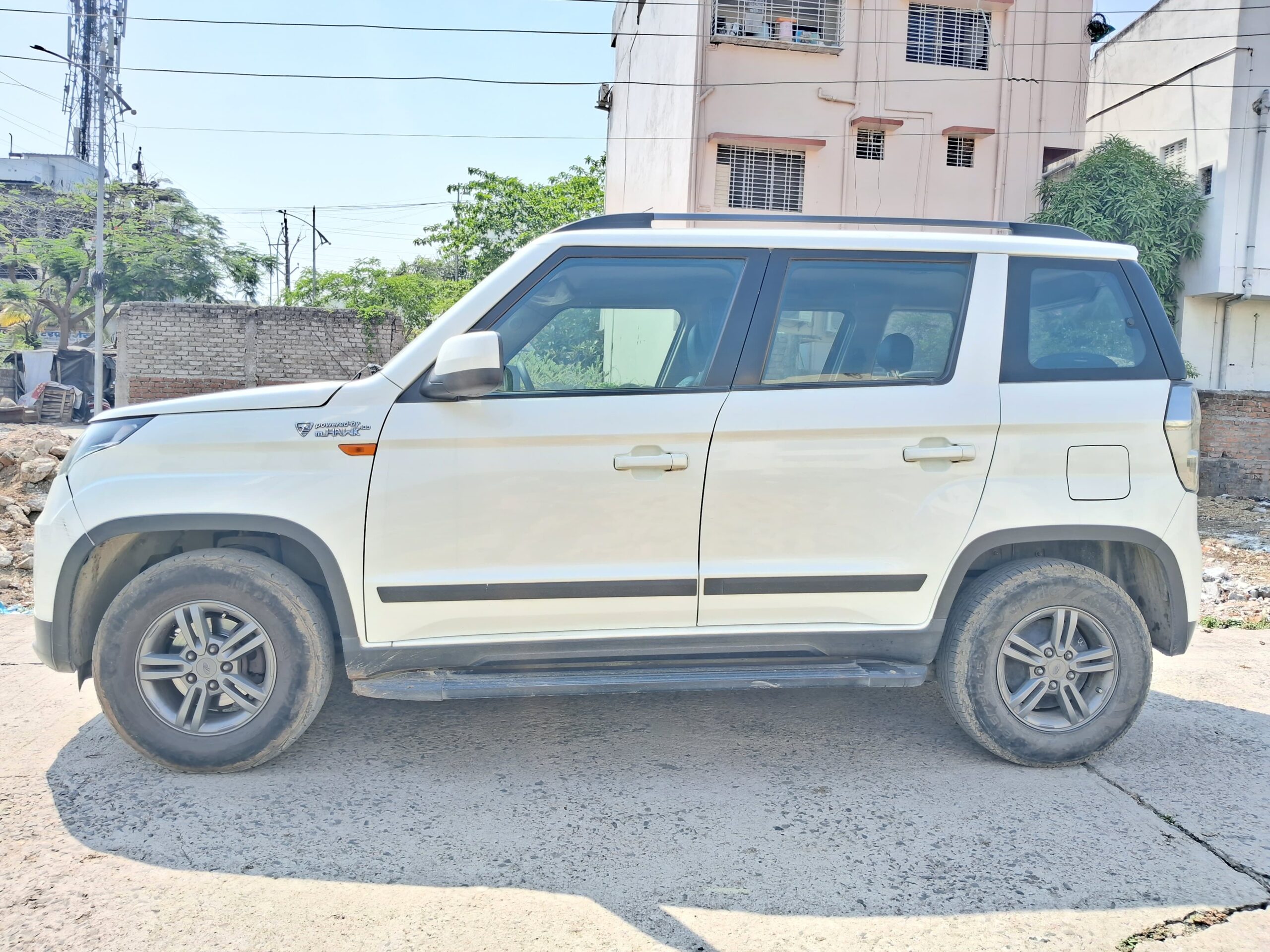 
								Mahindra TUV300 T10 (Top Variant) – September 2019 full									