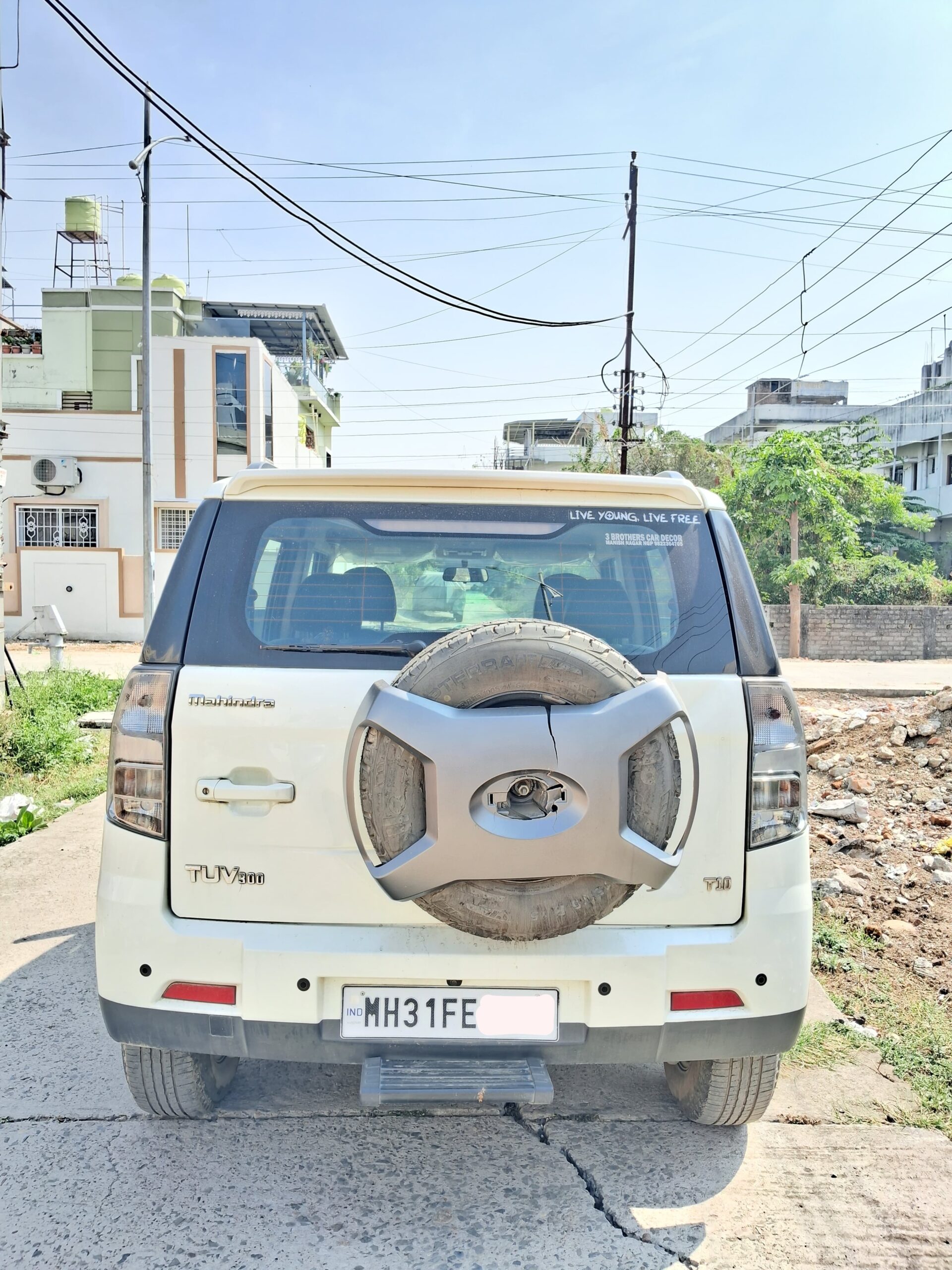 
								Mahindra TUV300 T10 (Top Variant) – September 2019 full									