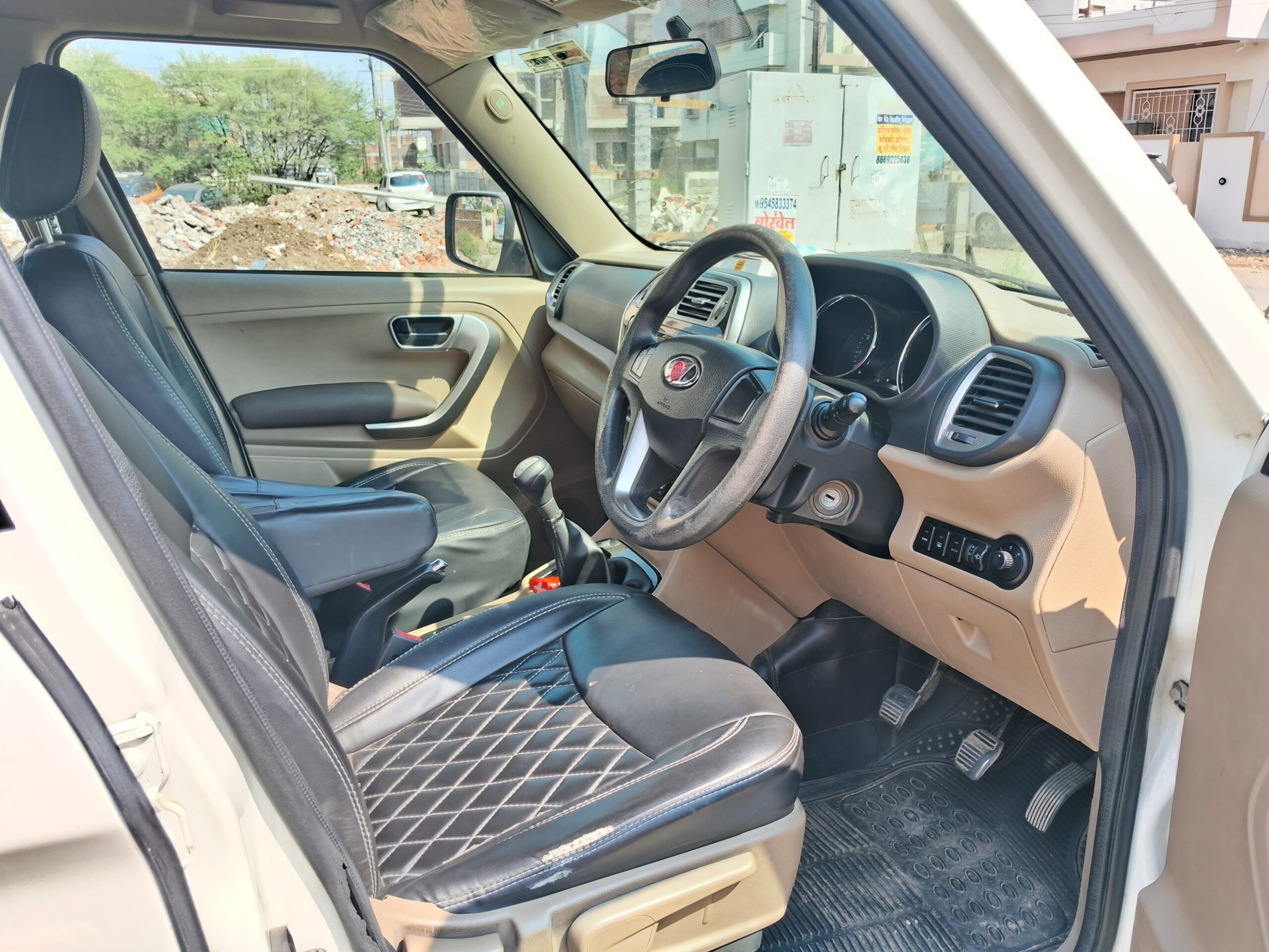 
								Mahindra TUV300 T10 (Top Variant) – September 2019 full									