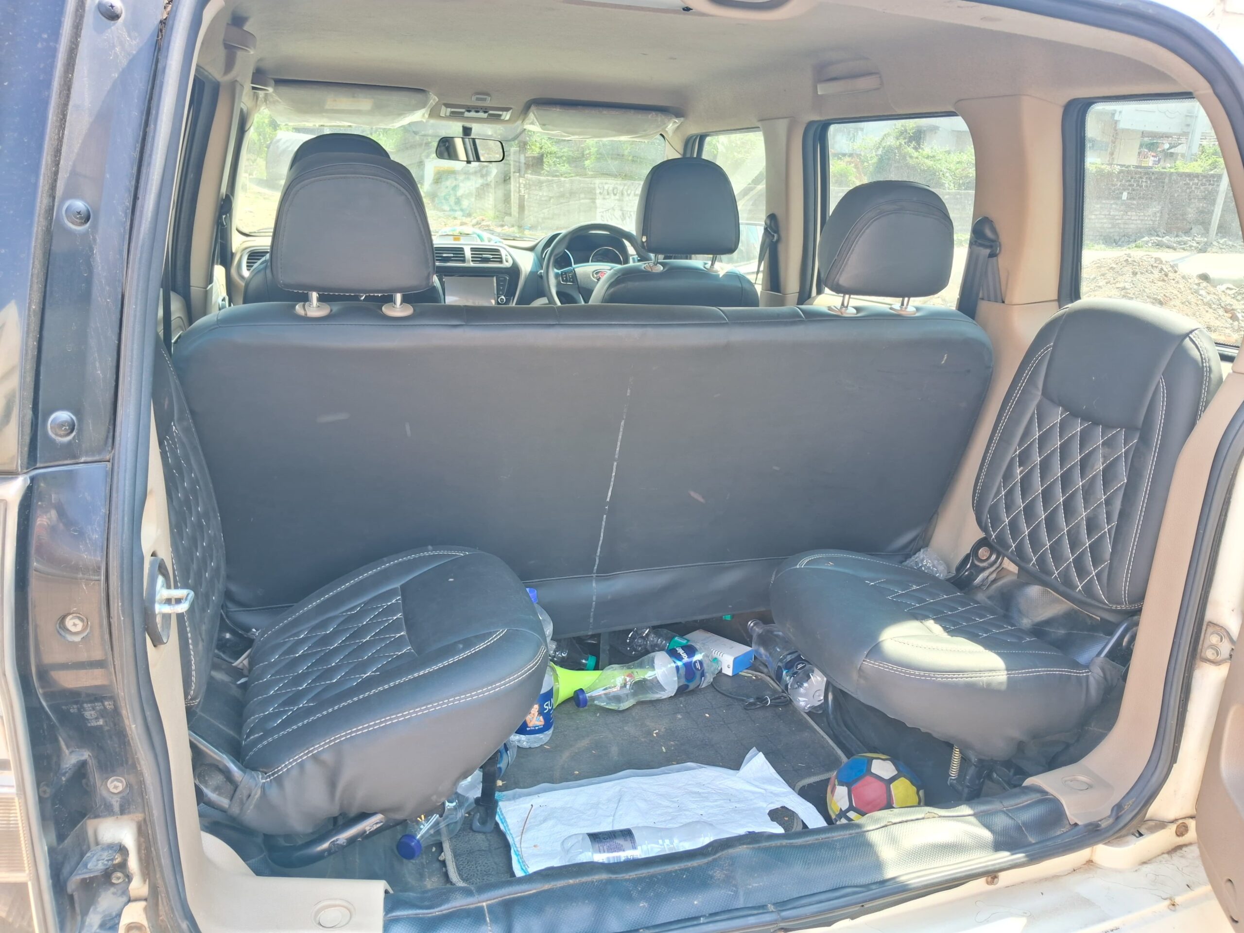 
								Mahindra TUV300 T10 (Top Variant) – September 2019 full									