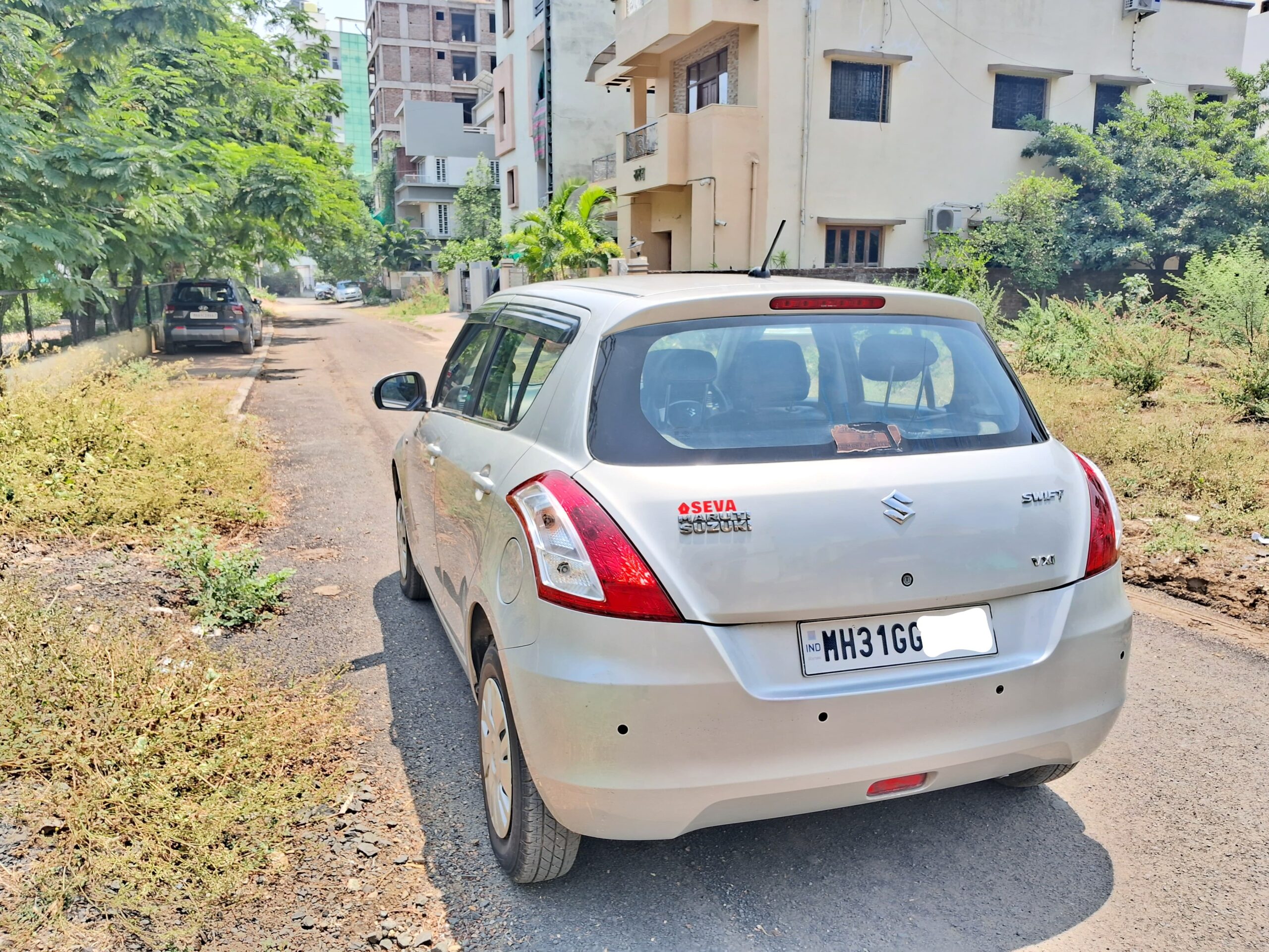 
								Maruti Suzuki Swift VXi (Petrol) – November 2014 full									