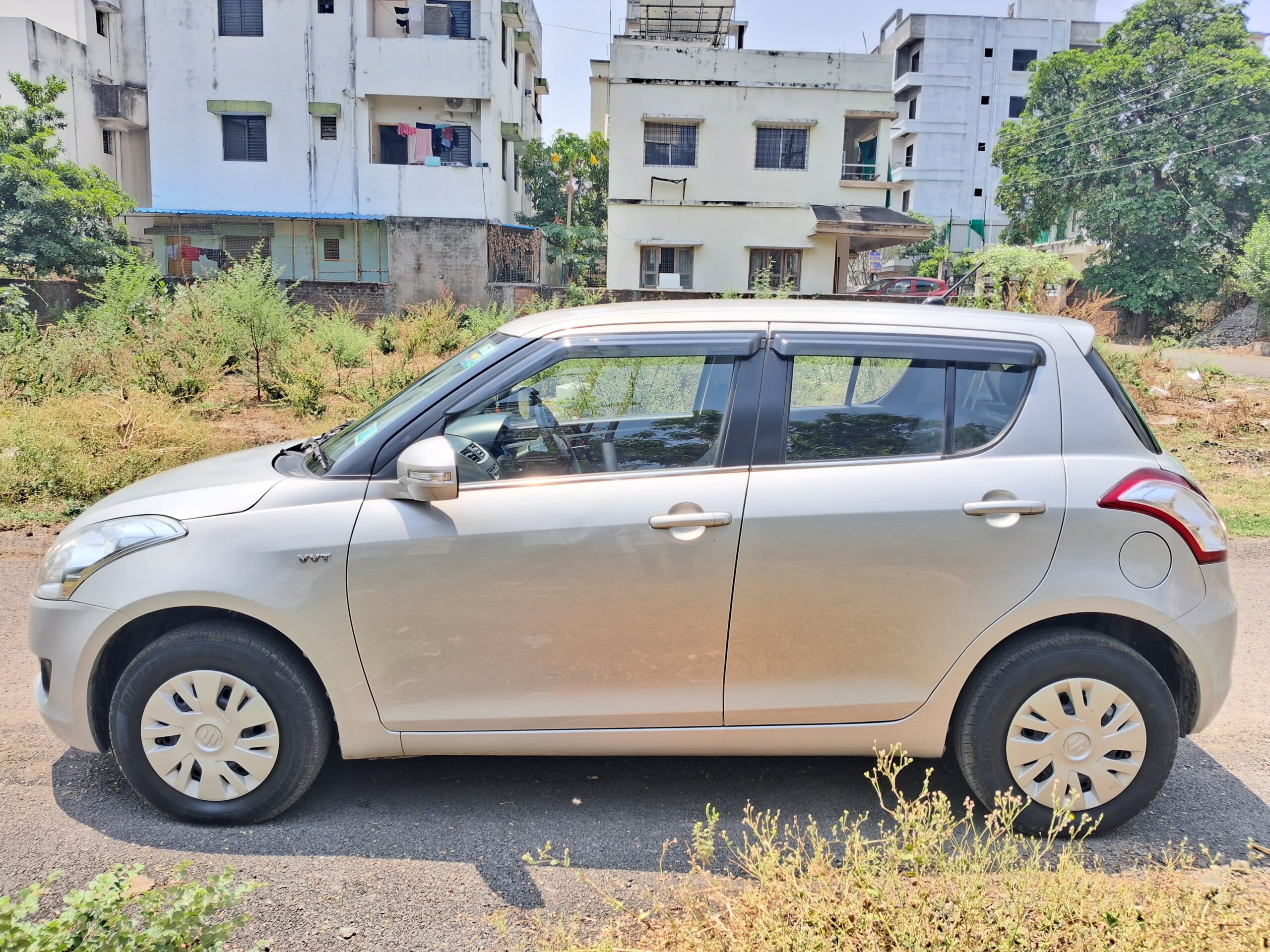 
								Maruti Suzuki Swift VXi (Petrol) – November 2014 full									