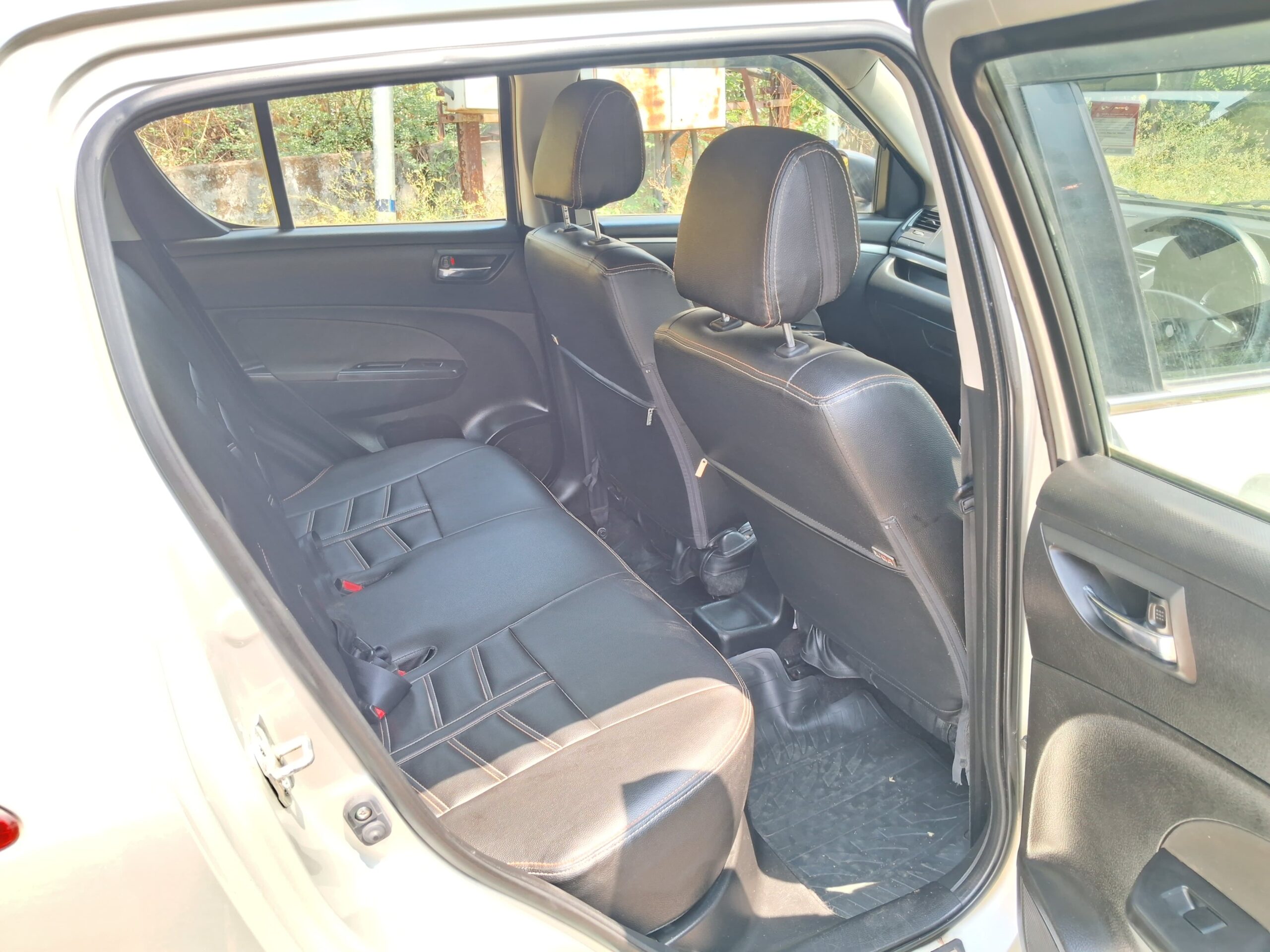 
								Maruti Suzuki Swift VXi (Petrol) – November 2014 full									
