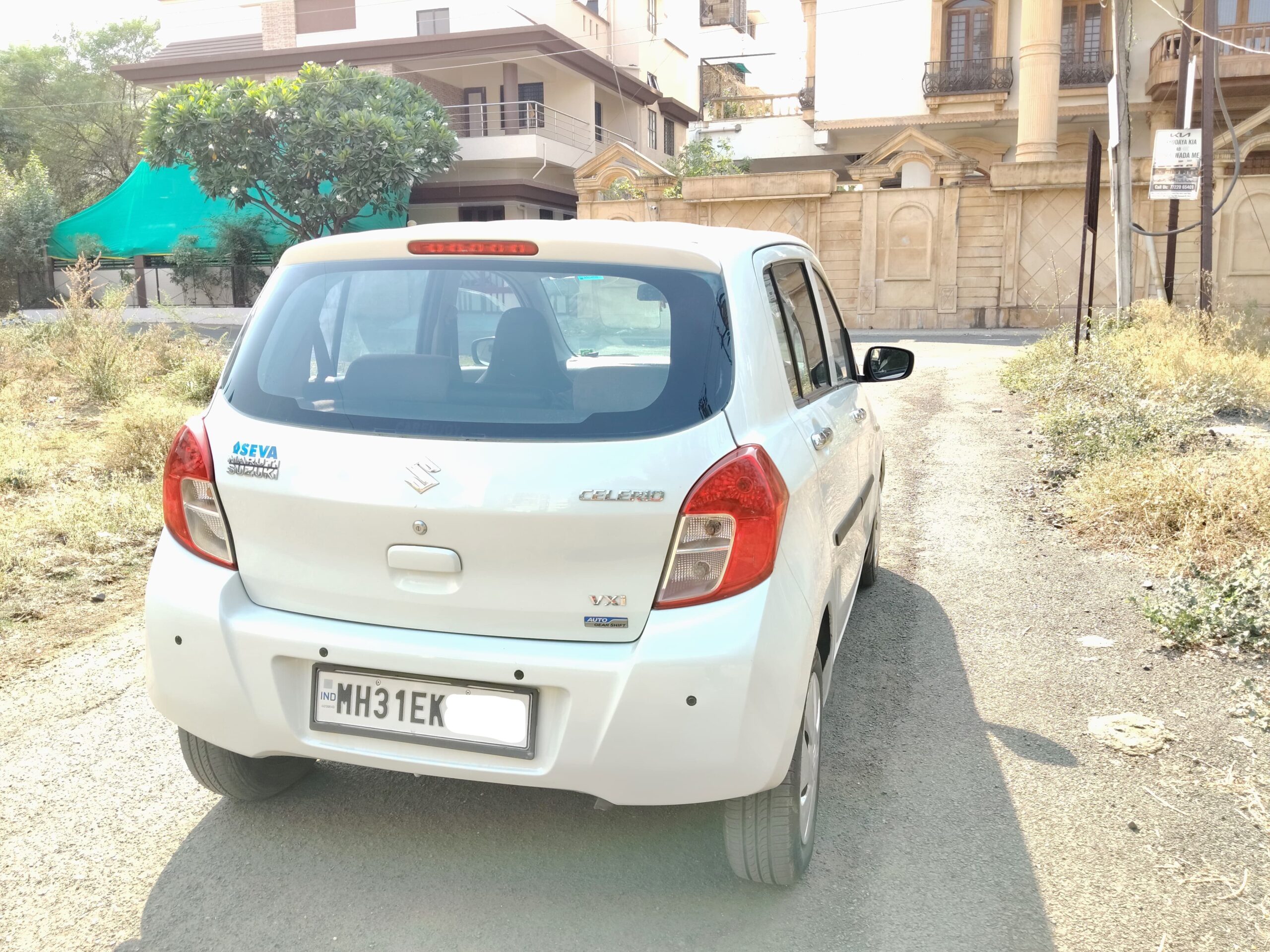 
								Maruti Suzuki Celerio VXi AGS (Auto Gear Shift) – September 2014 full									