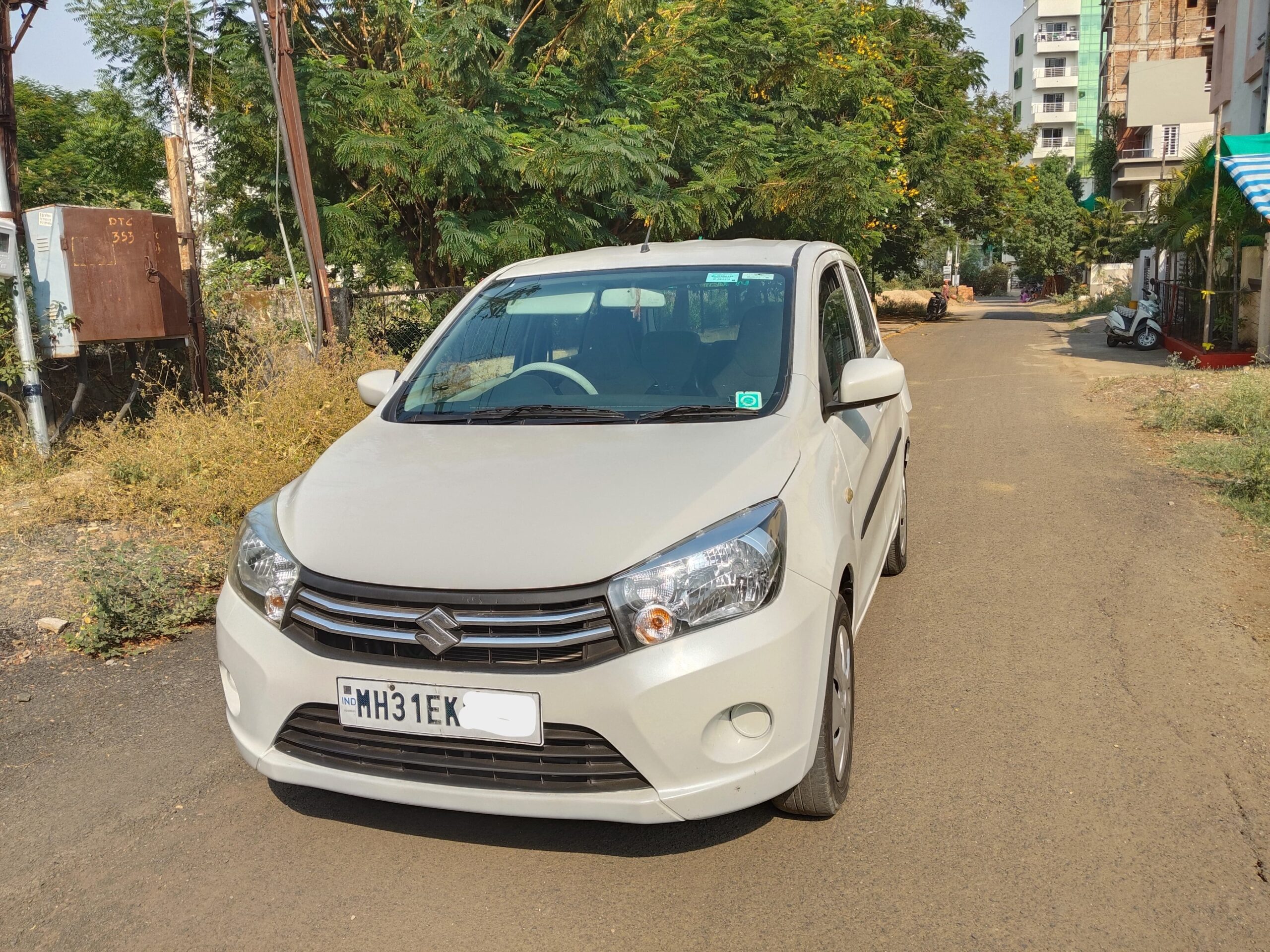 
								Maruti Suzuki Celerio VXi AGS (Auto Gear Shift) – September 2014 full									