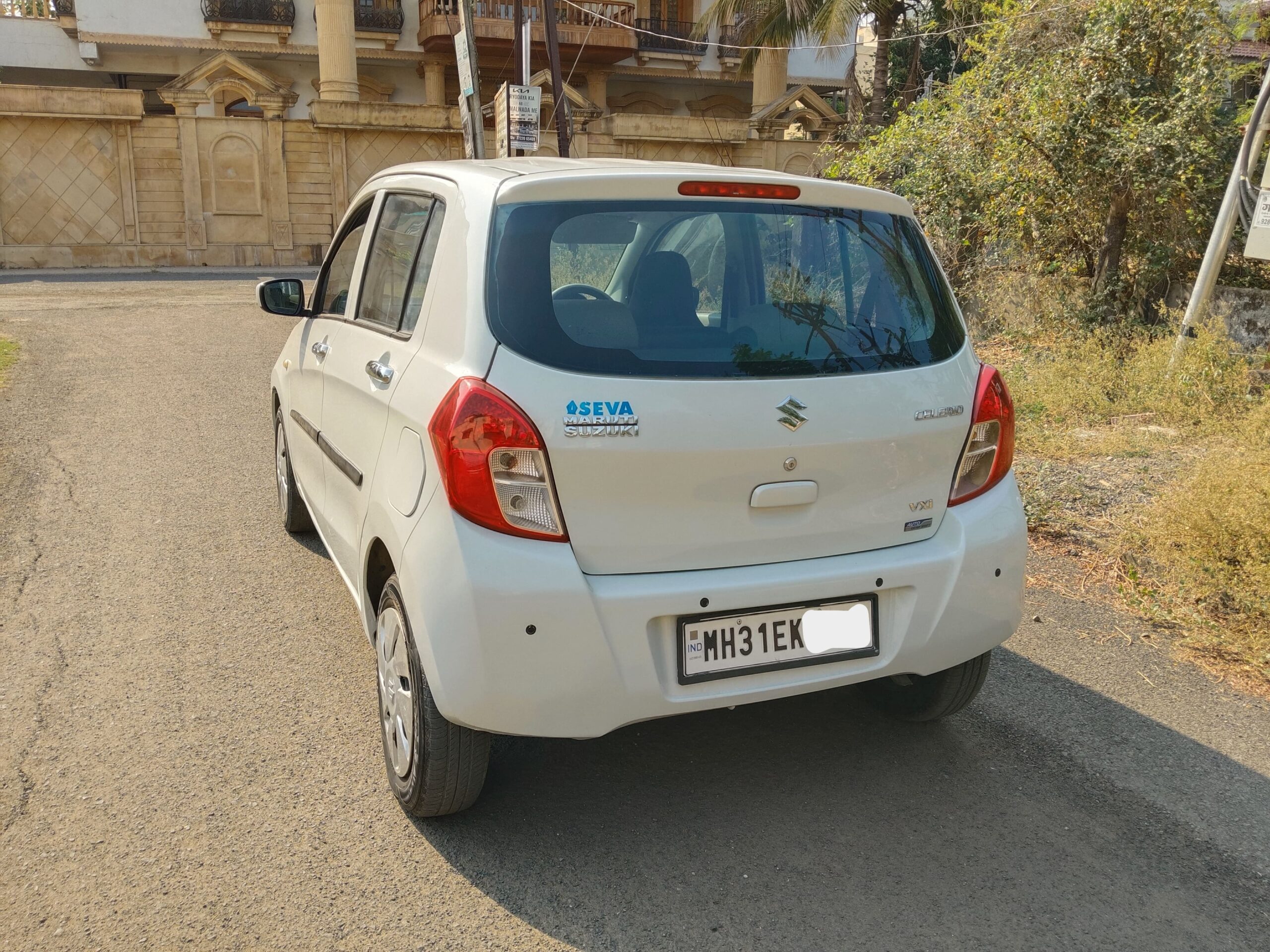
								Maruti Suzuki Celerio VXi AGS (Auto Gear Shift) – September 2014 full									