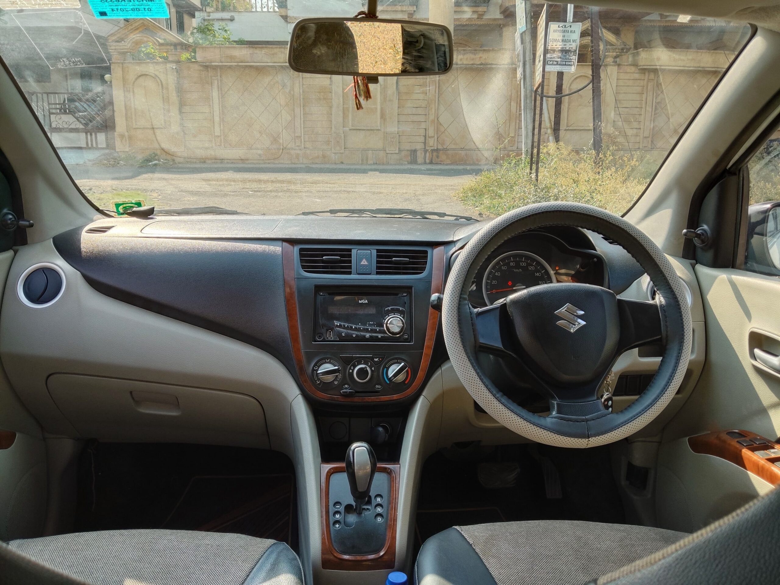
								Maruti Suzuki Celerio VXi AGS (Auto Gear Shift) – September 2014 full									