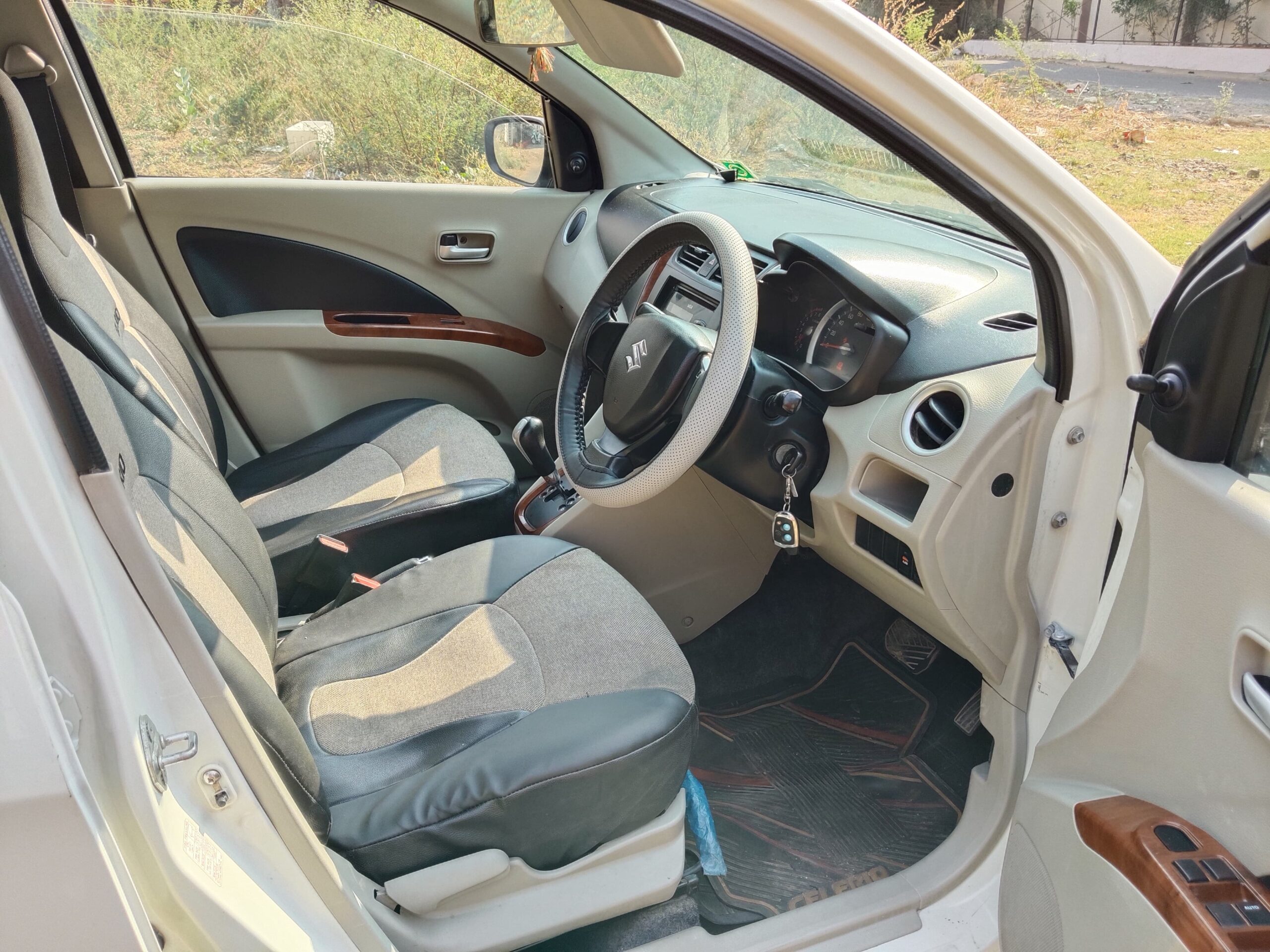 
								Maruti Suzuki Celerio VXi AGS (Auto Gear Shift) – September 2014 full									