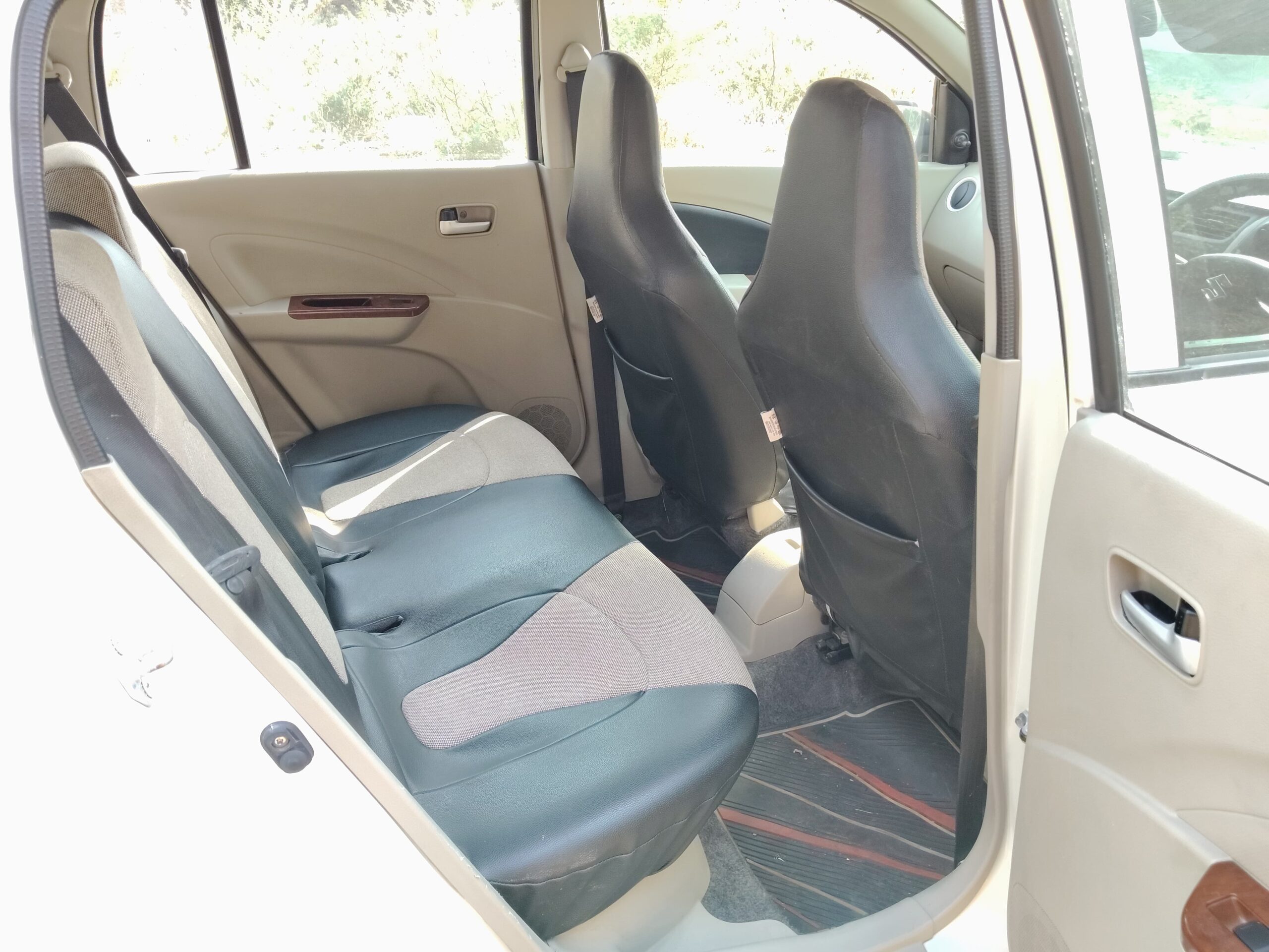 
								Maruti Suzuki Celerio VXi AGS (Auto Gear Shift) – September 2014 full									