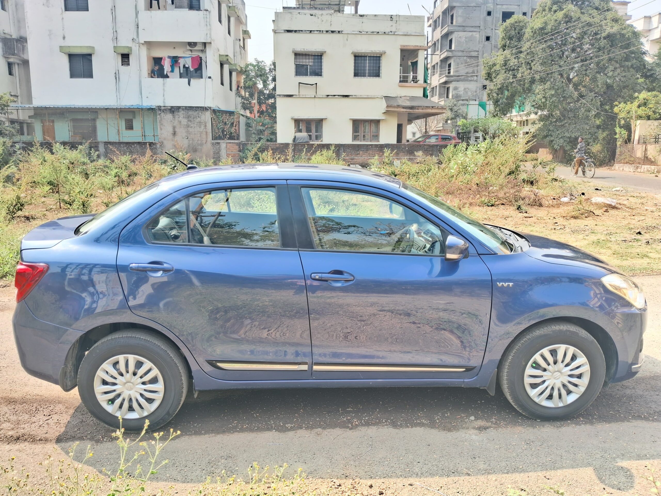 
								Maruti Suzuki Dzire VXi (AGS) – August 2017 full									