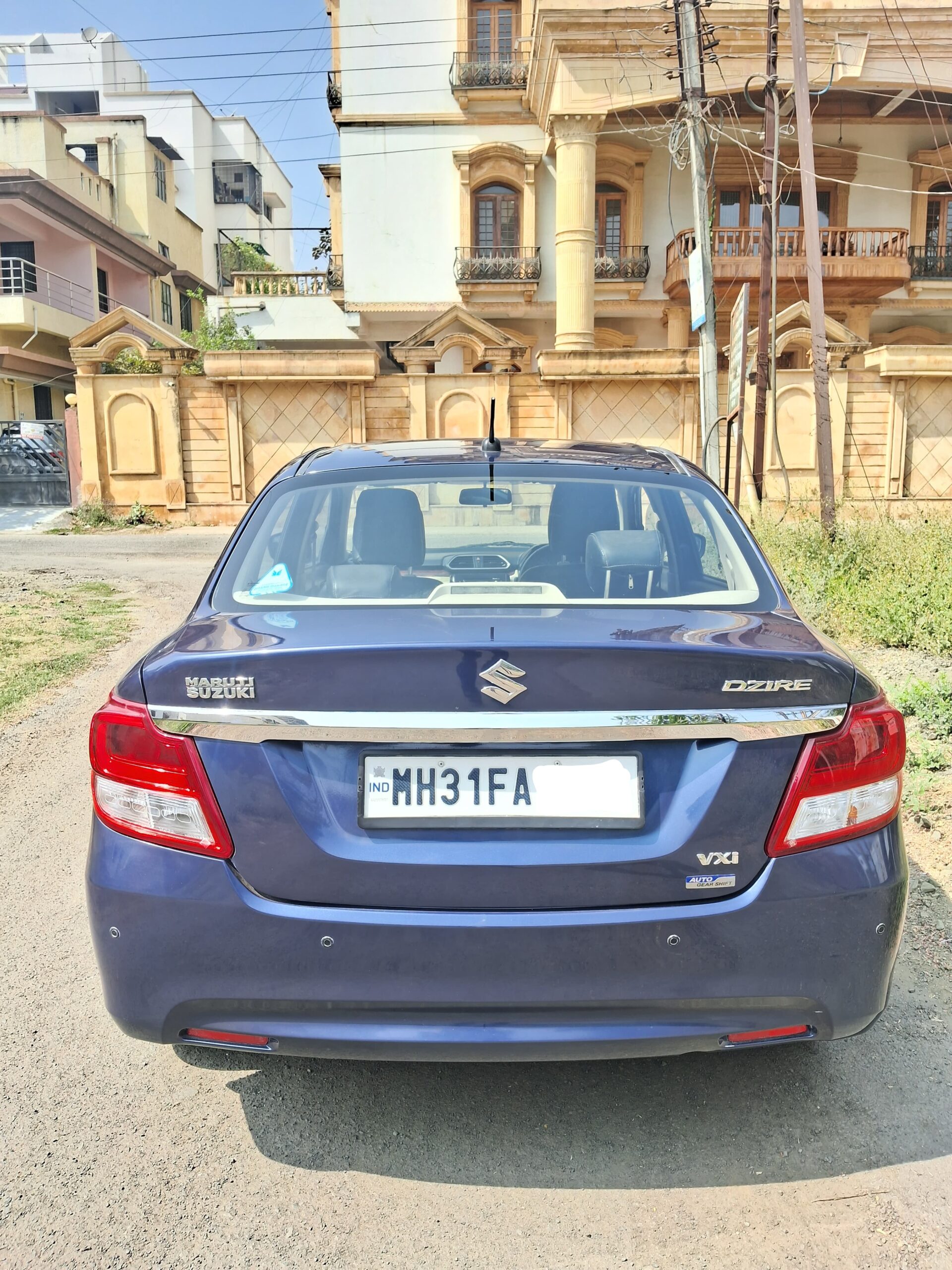 
								Maruti Suzuki Dzire VXi (AGS) – August 2017 full									