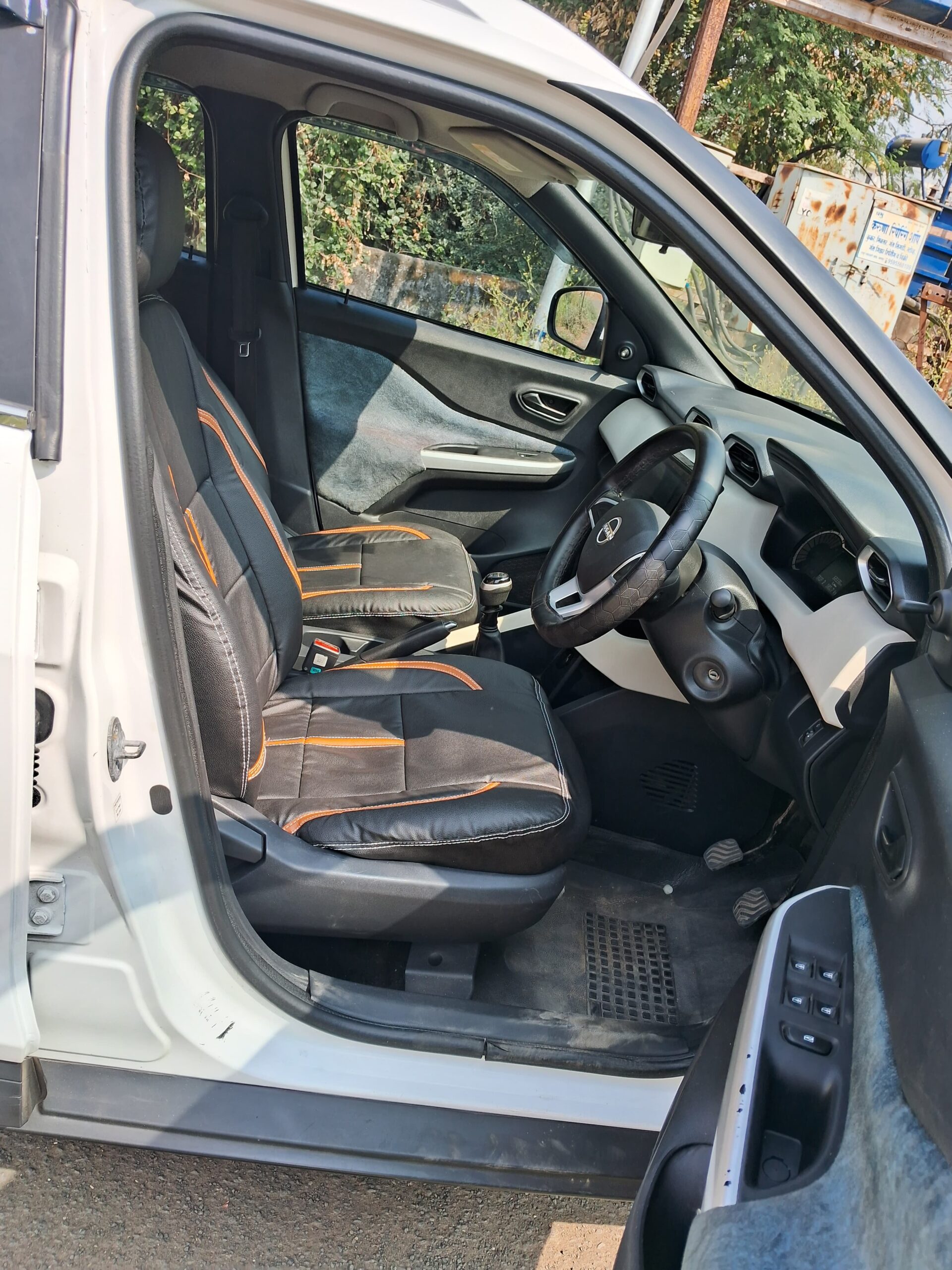
								Nissan Magnite XE – March 2023 full									