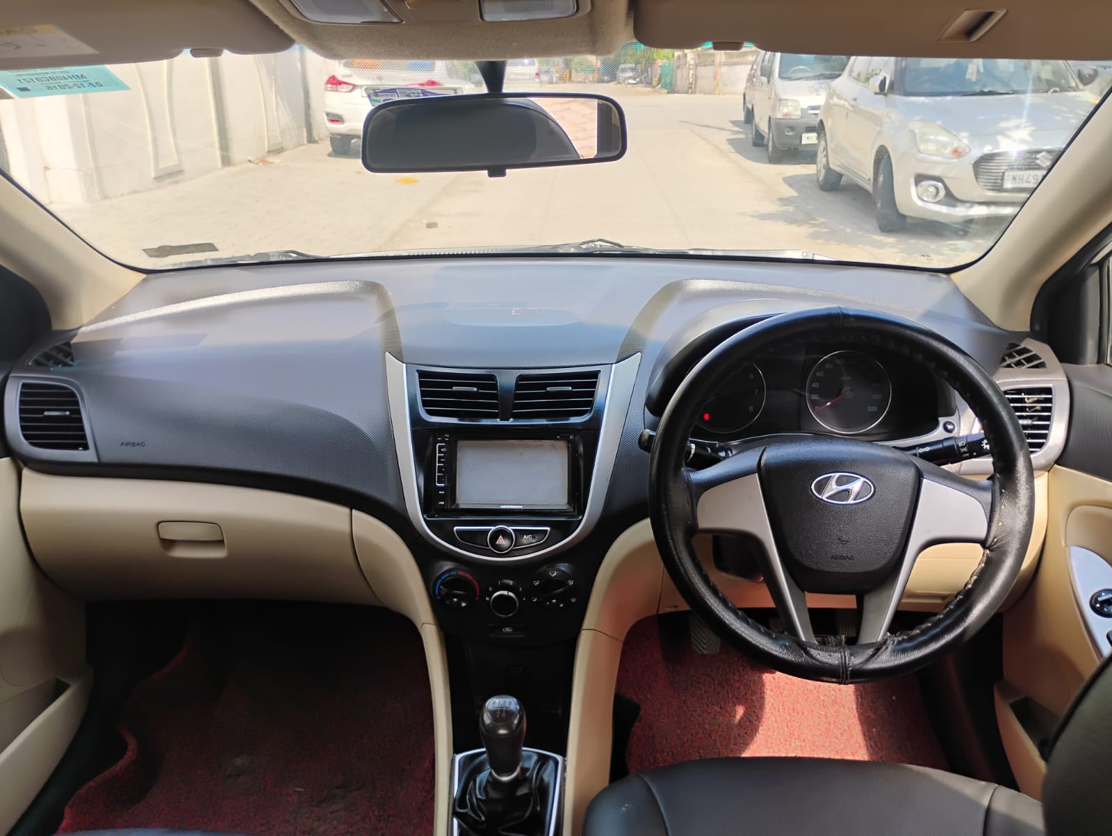 
								Hyundai Verna S (Petrol) – December 2016 full									