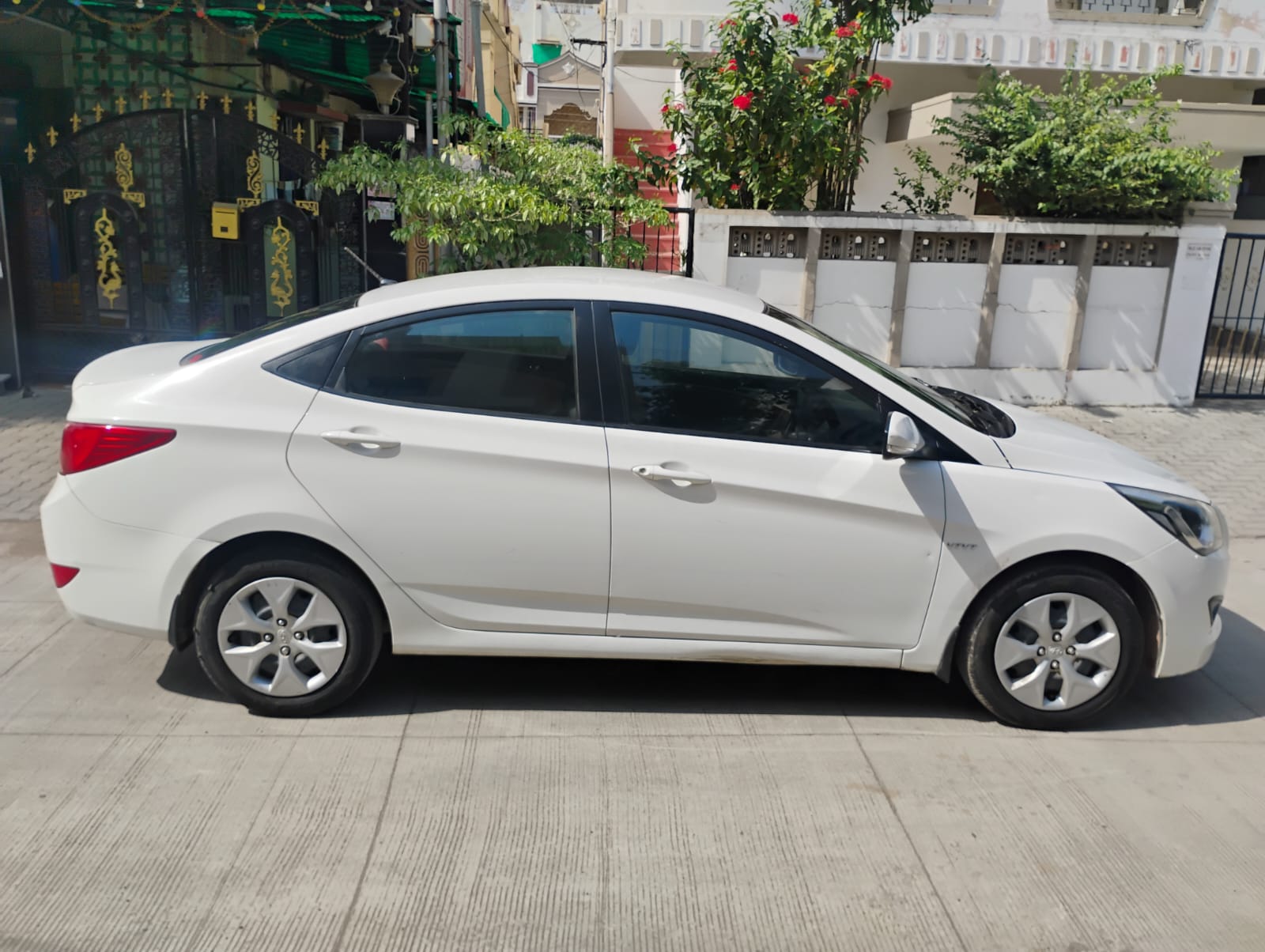 
								Hyundai Verna S (Petrol) – December 2016 full									