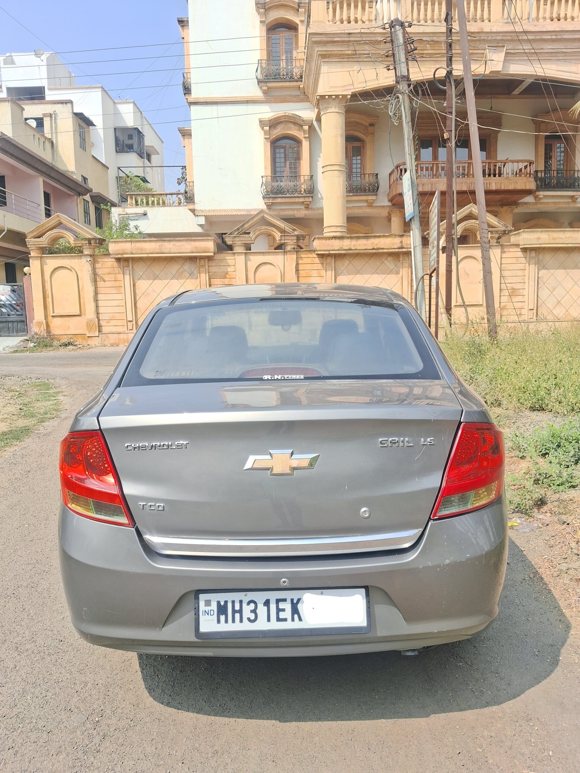 
								Chevrolet Sail LS Sedan (Petrol) – October 2014 full									