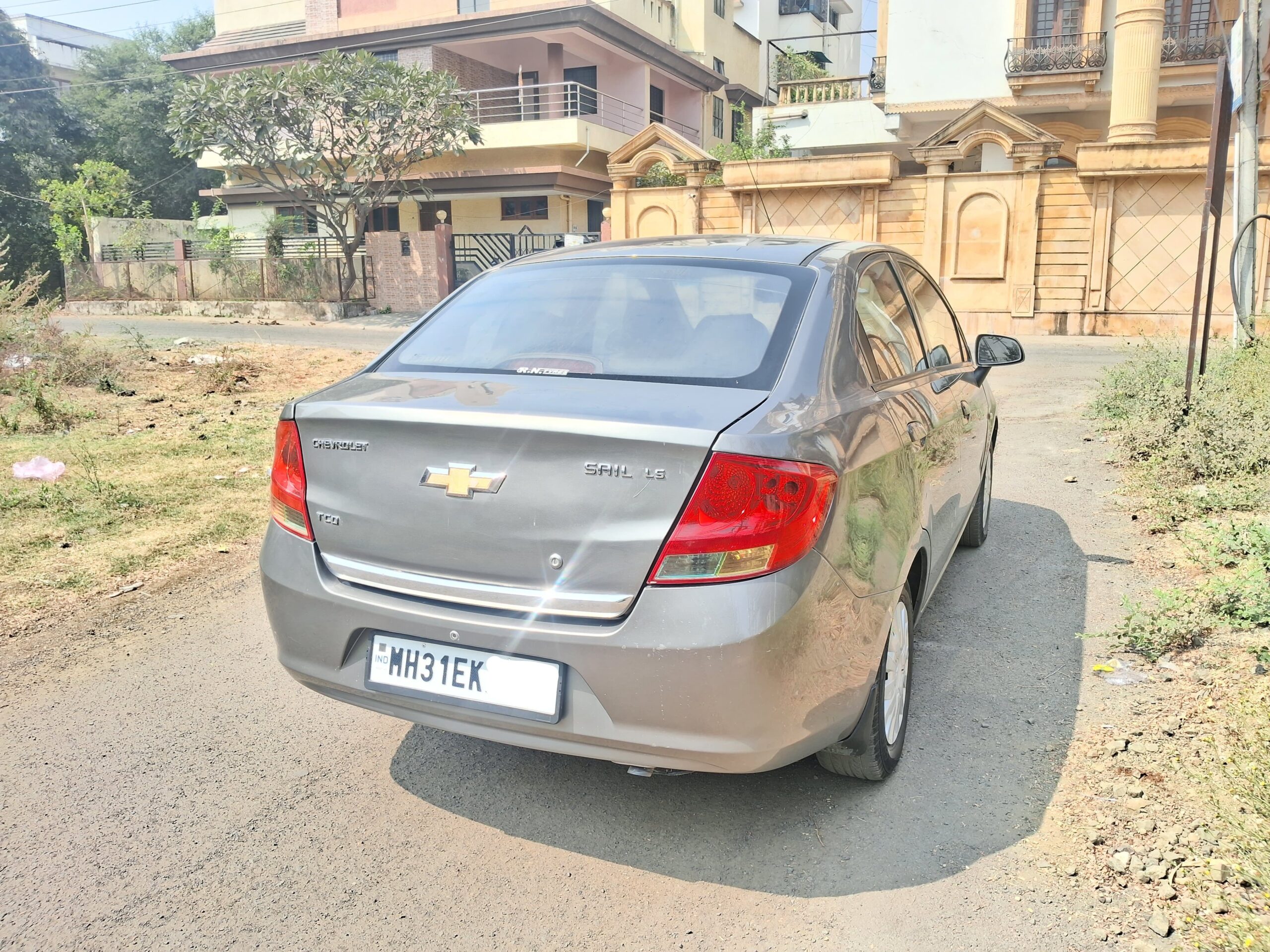 
								Chevrolet Sail LS Sedan (Petrol) – October 2014 full									