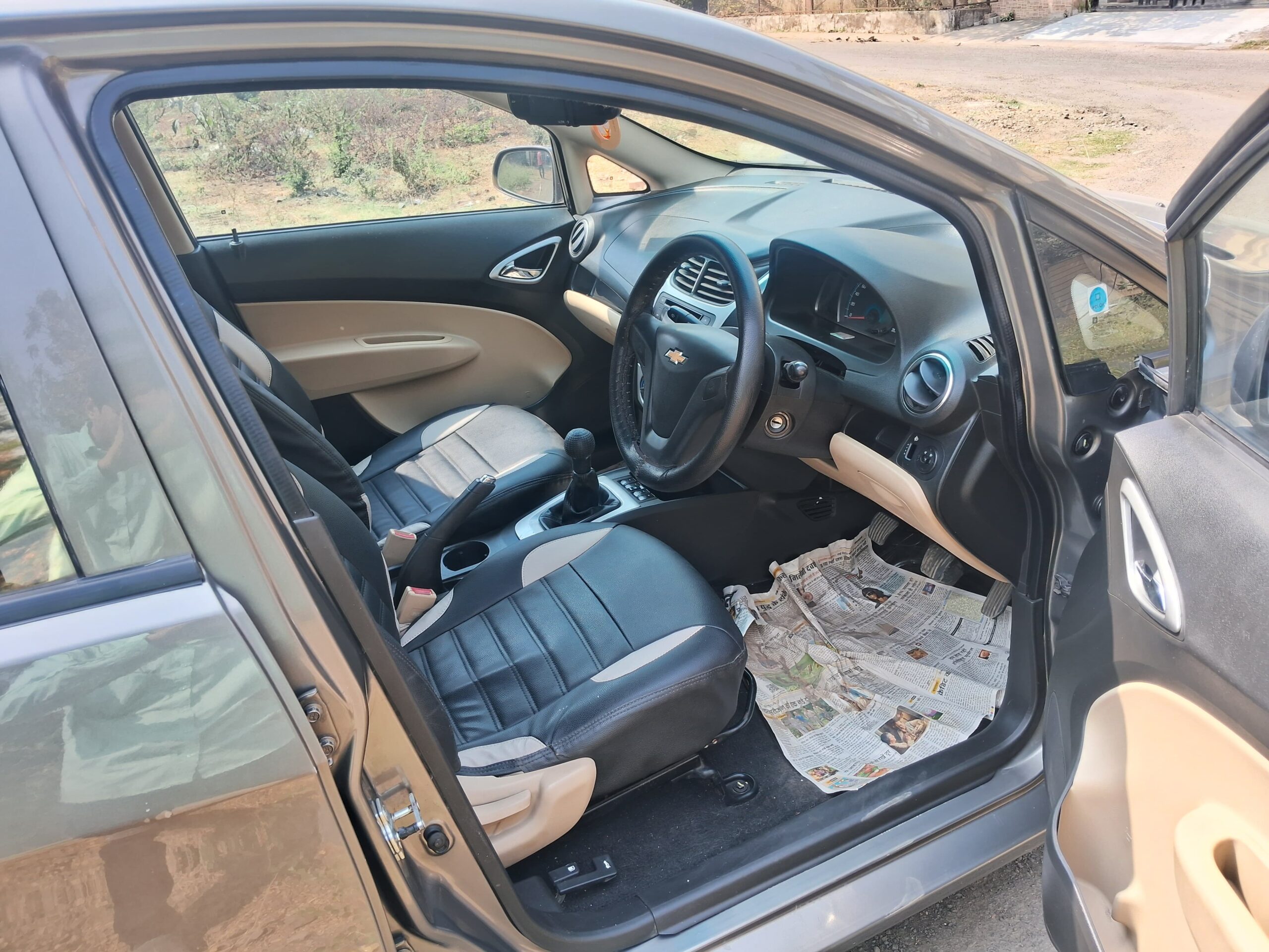 
								Chevrolet Sail LS Sedan (Petrol) – October 2014 full									