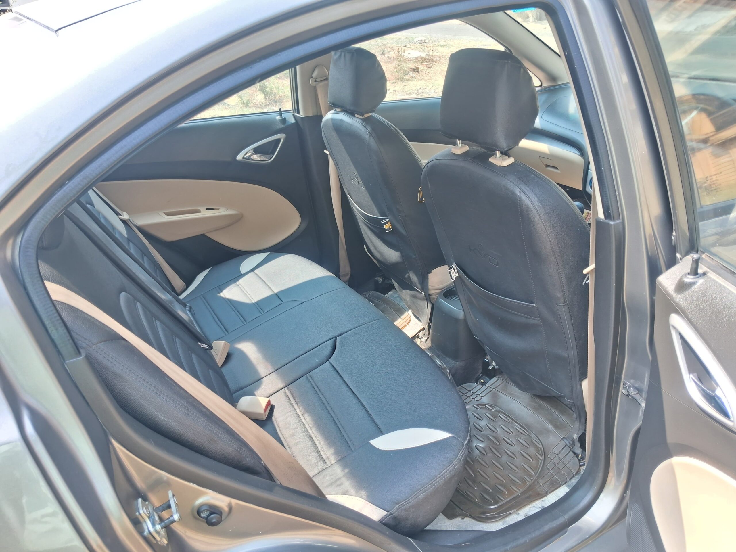 
								Chevrolet Sail LS Sedan (Petrol) – October 2014 full									